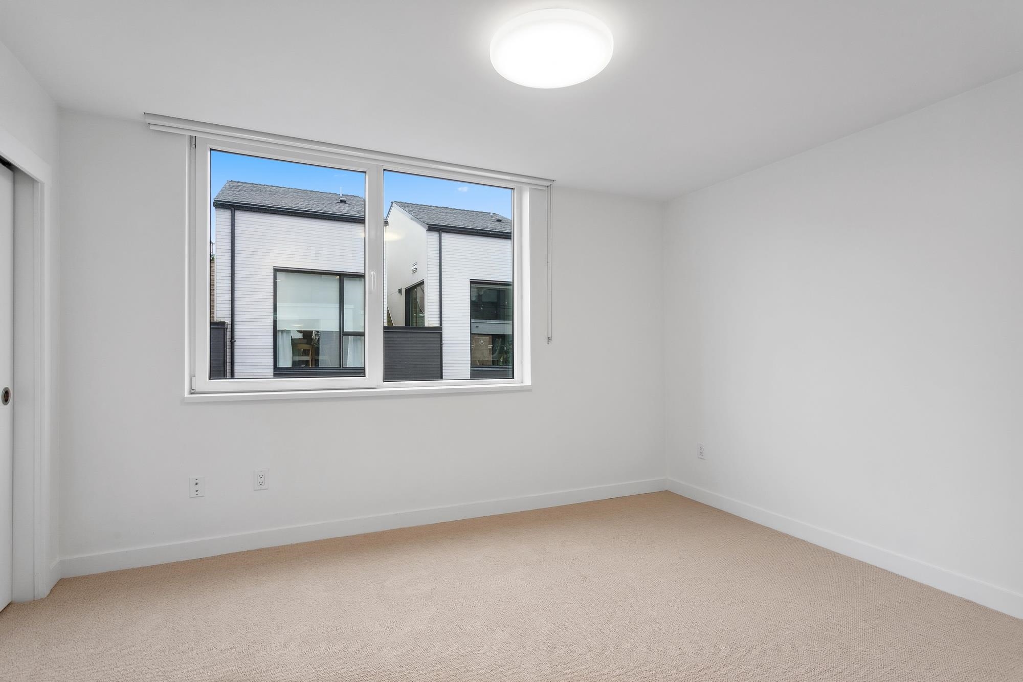 Listing image of 121 649 E 3RD STREET