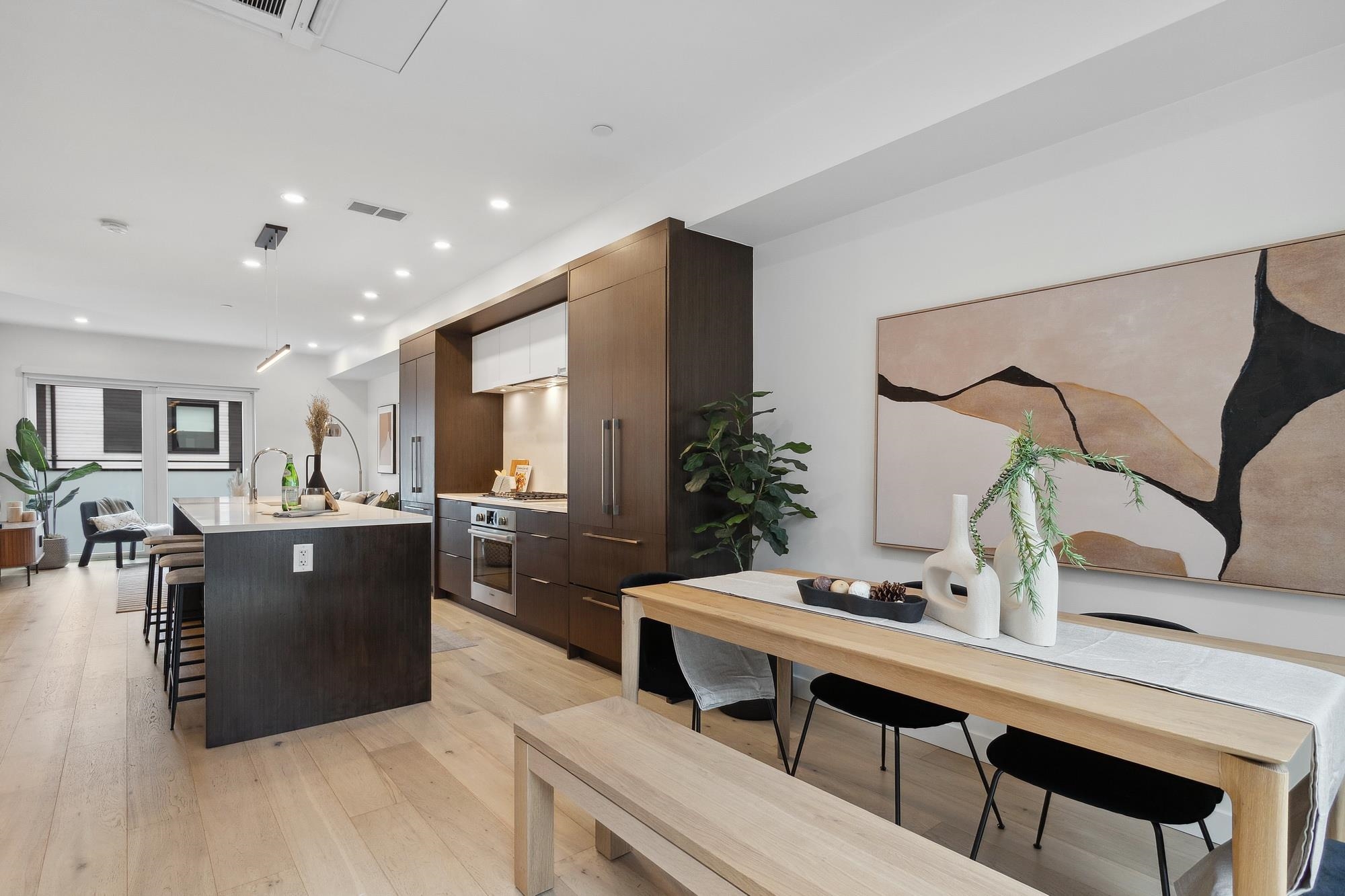 Listing image of 121 649 E 3RD STREET