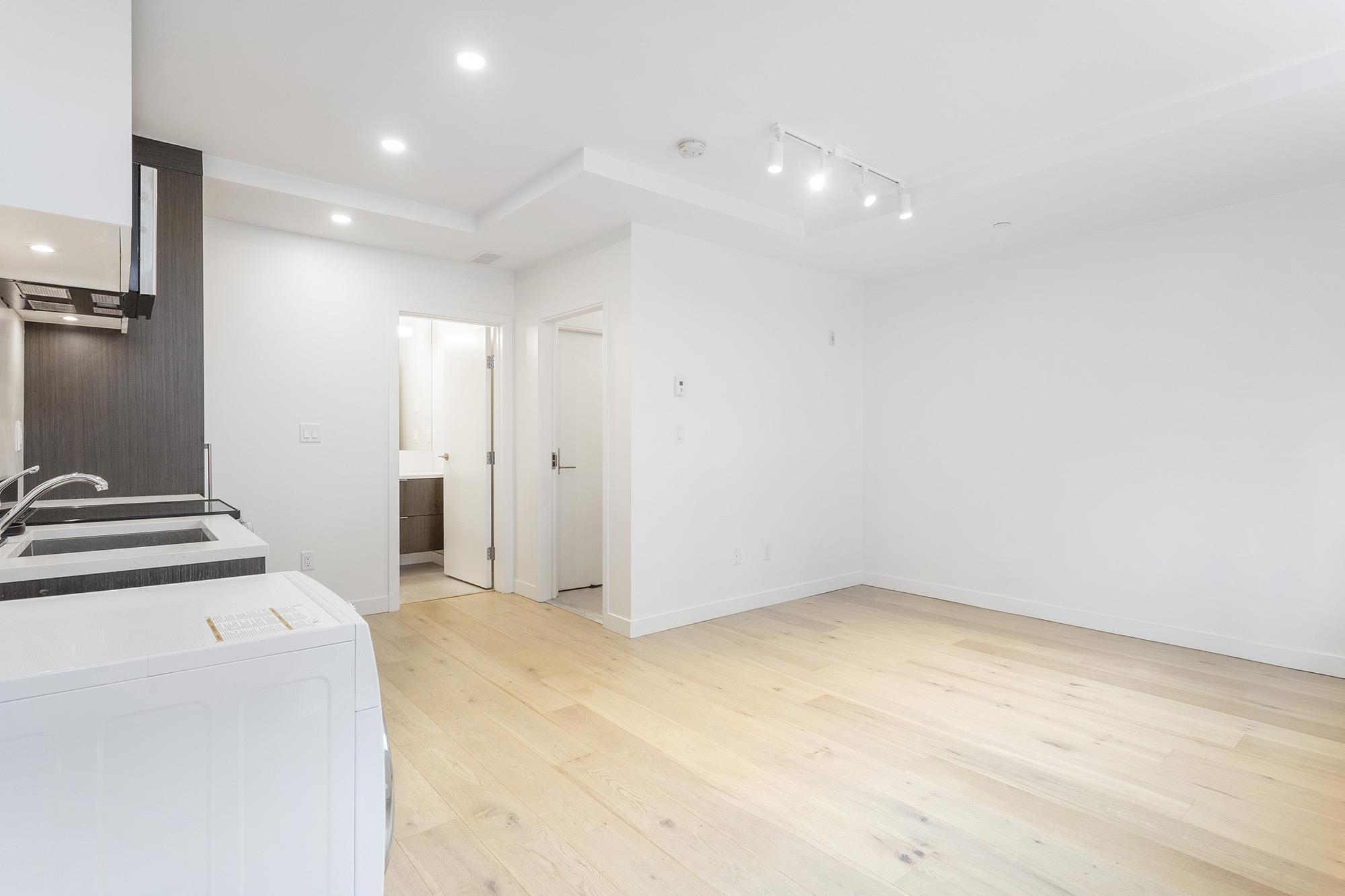 Listing image of 121 649 E 3RD STREET
