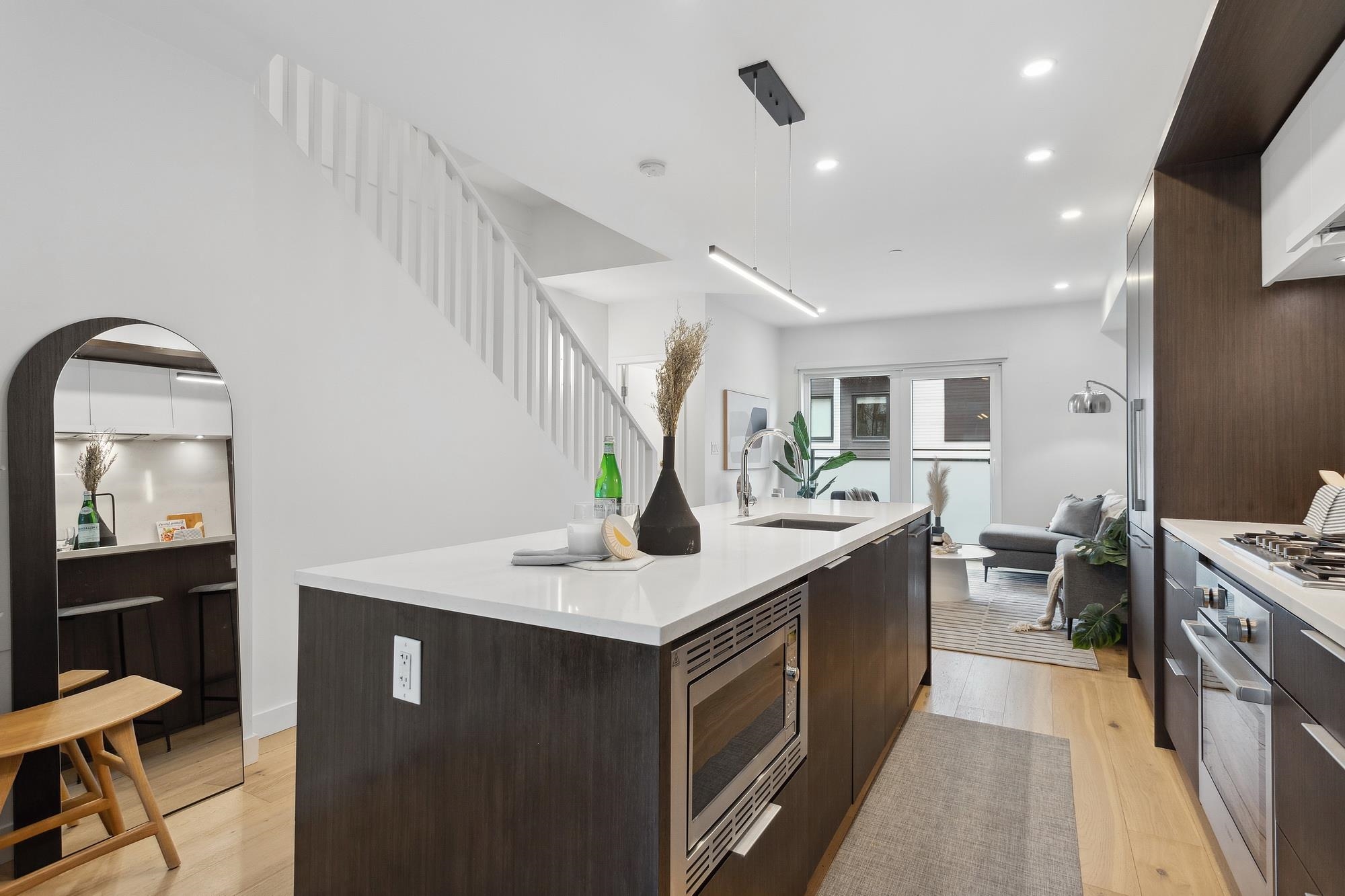 Listing image of 121 649 E 3RD STREET