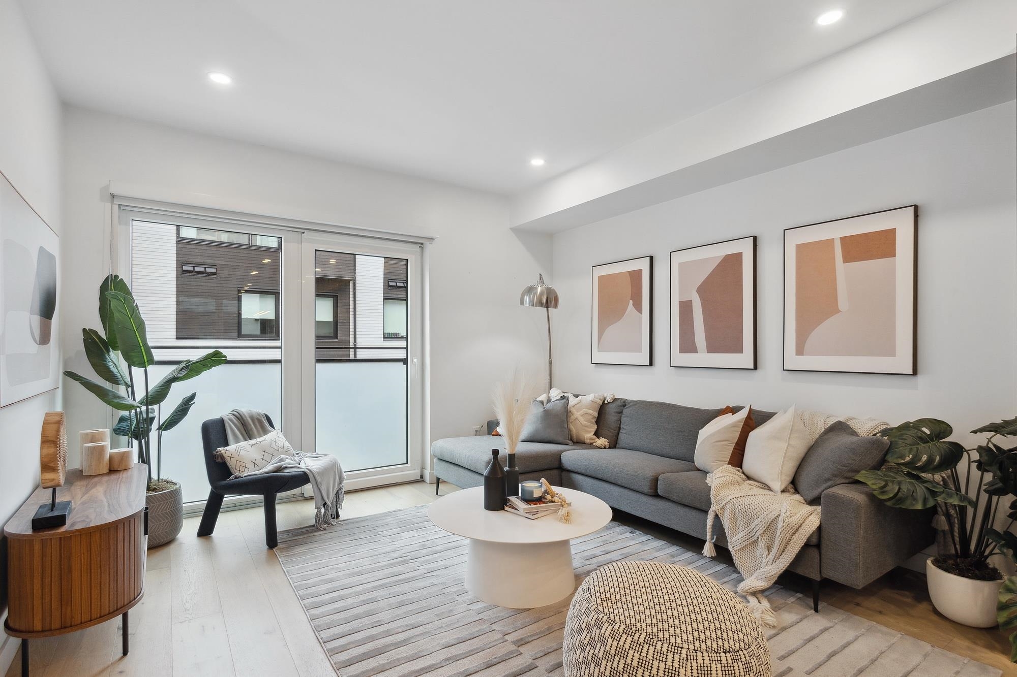 Listing image of 121 649 E 3RD STREET