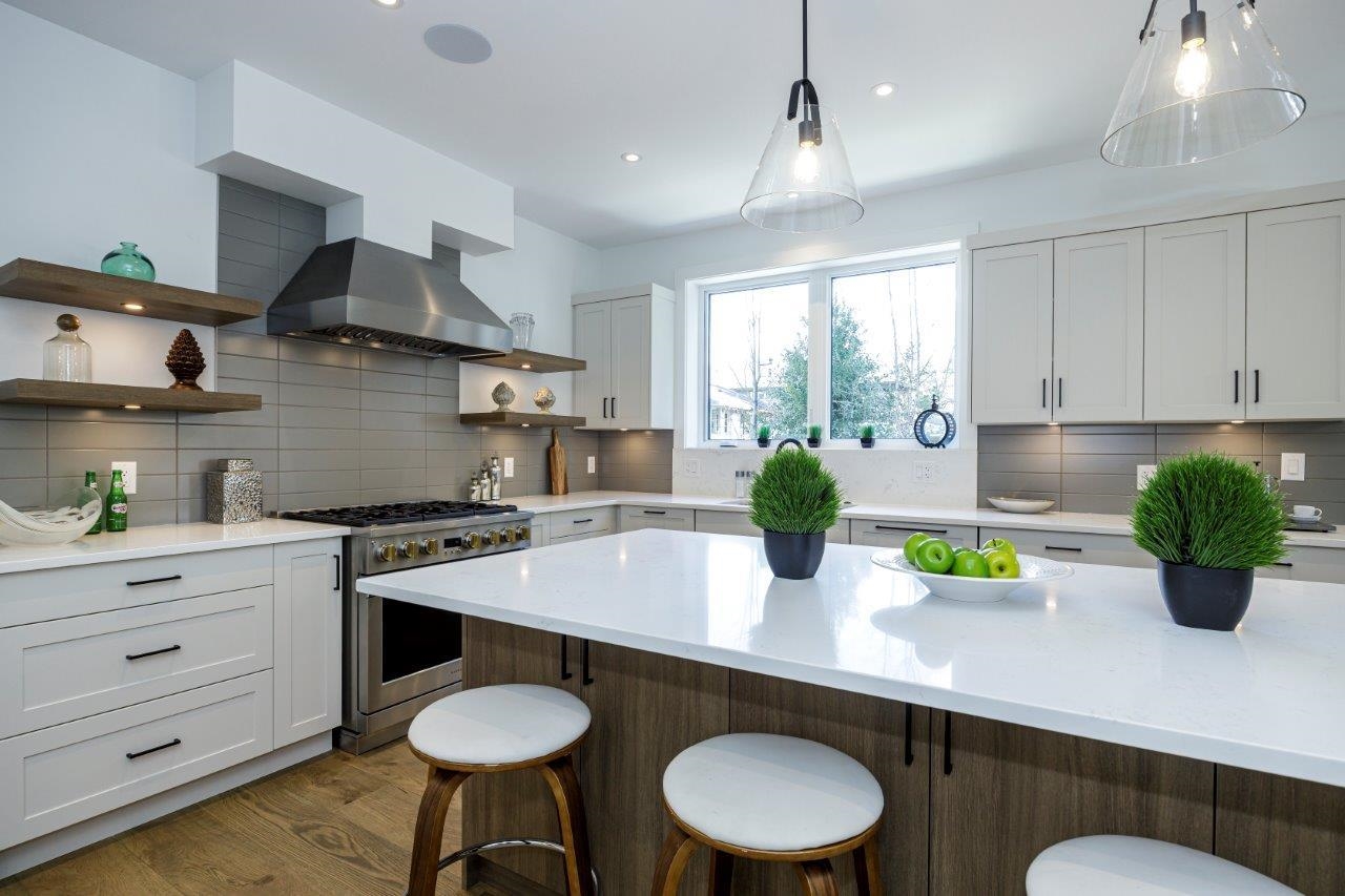 Listing image of 2882 CRESTLYNN DRIVE