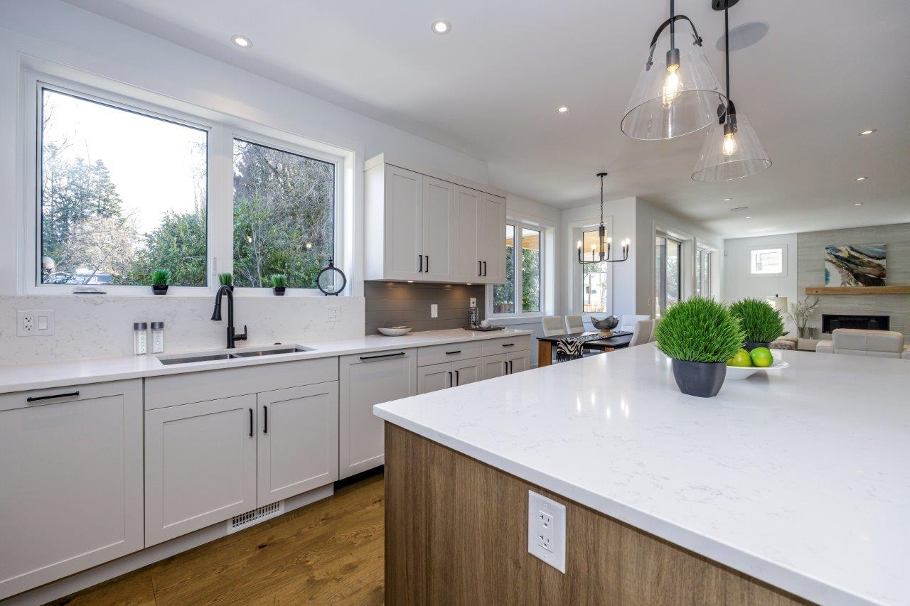 Listing image of 2882 CRESTLYNN DRIVE