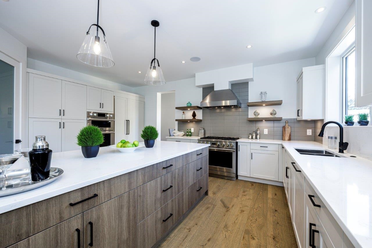 Listing image of 2882 CRESTLYNN DRIVE