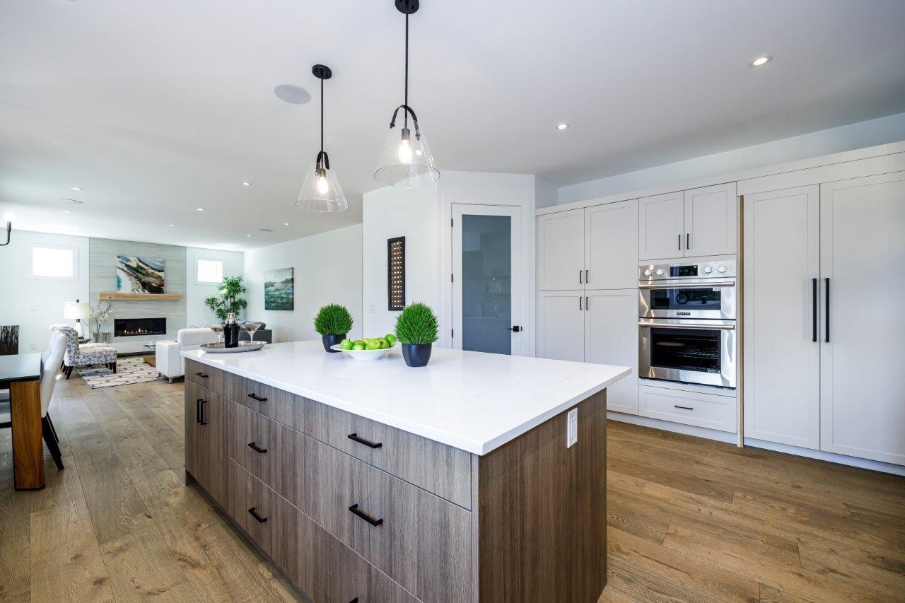 Listing image of 2882 CRESTLYNN DRIVE