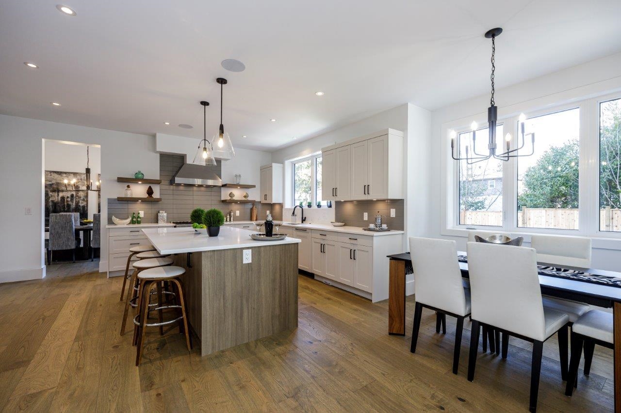 Listing image of 2882 CRESTLYNN DRIVE