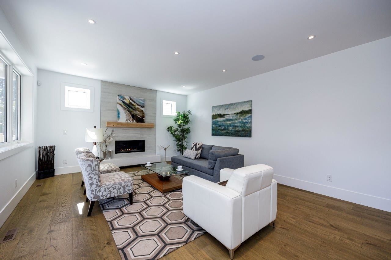 Listing image of 2882 CRESTLYNN DRIVE