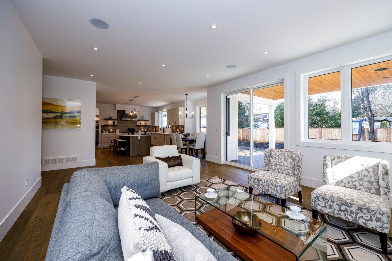 Listing image of 2882 CRESTLYNN DRIVE