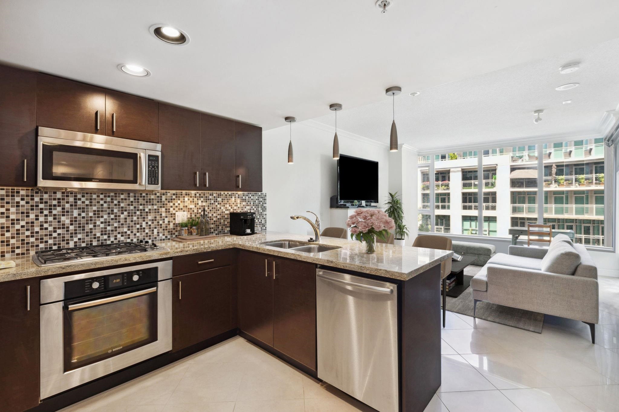 Listing image of 408 133 E ESPLANADE AVENUE