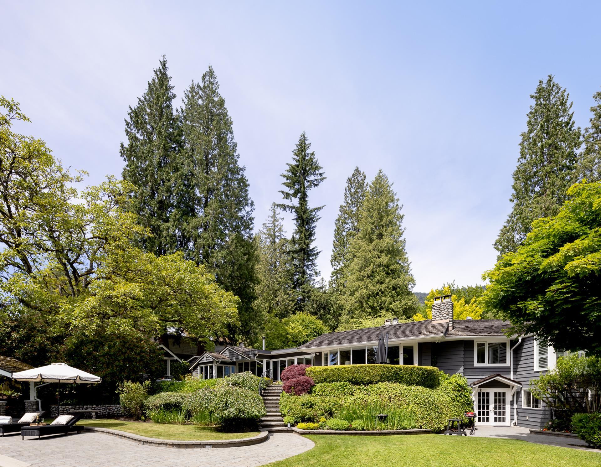 Listing image of 2970 PALMERSTON AVENUE