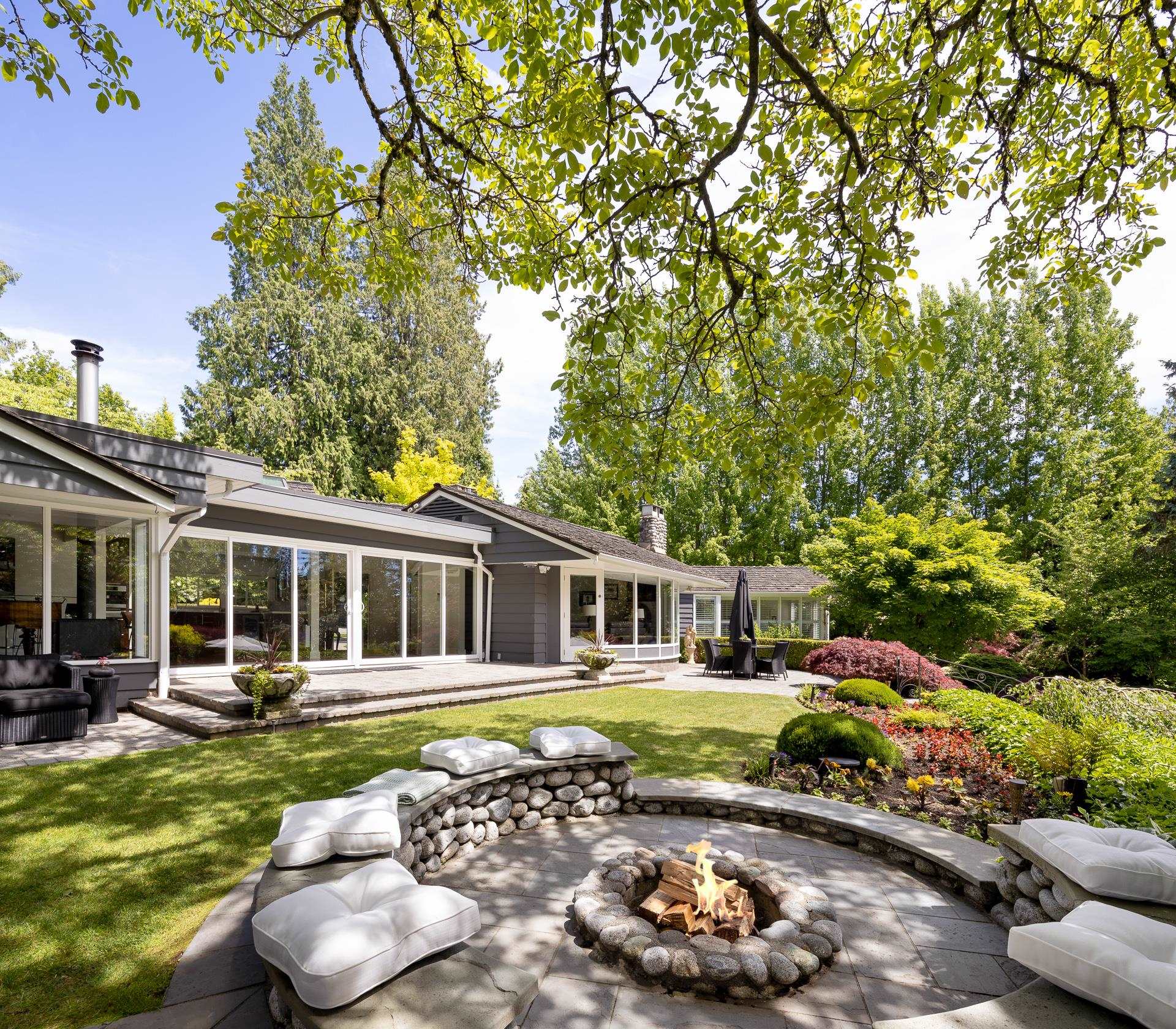 Listing image of 2970 PALMERSTON AVENUE