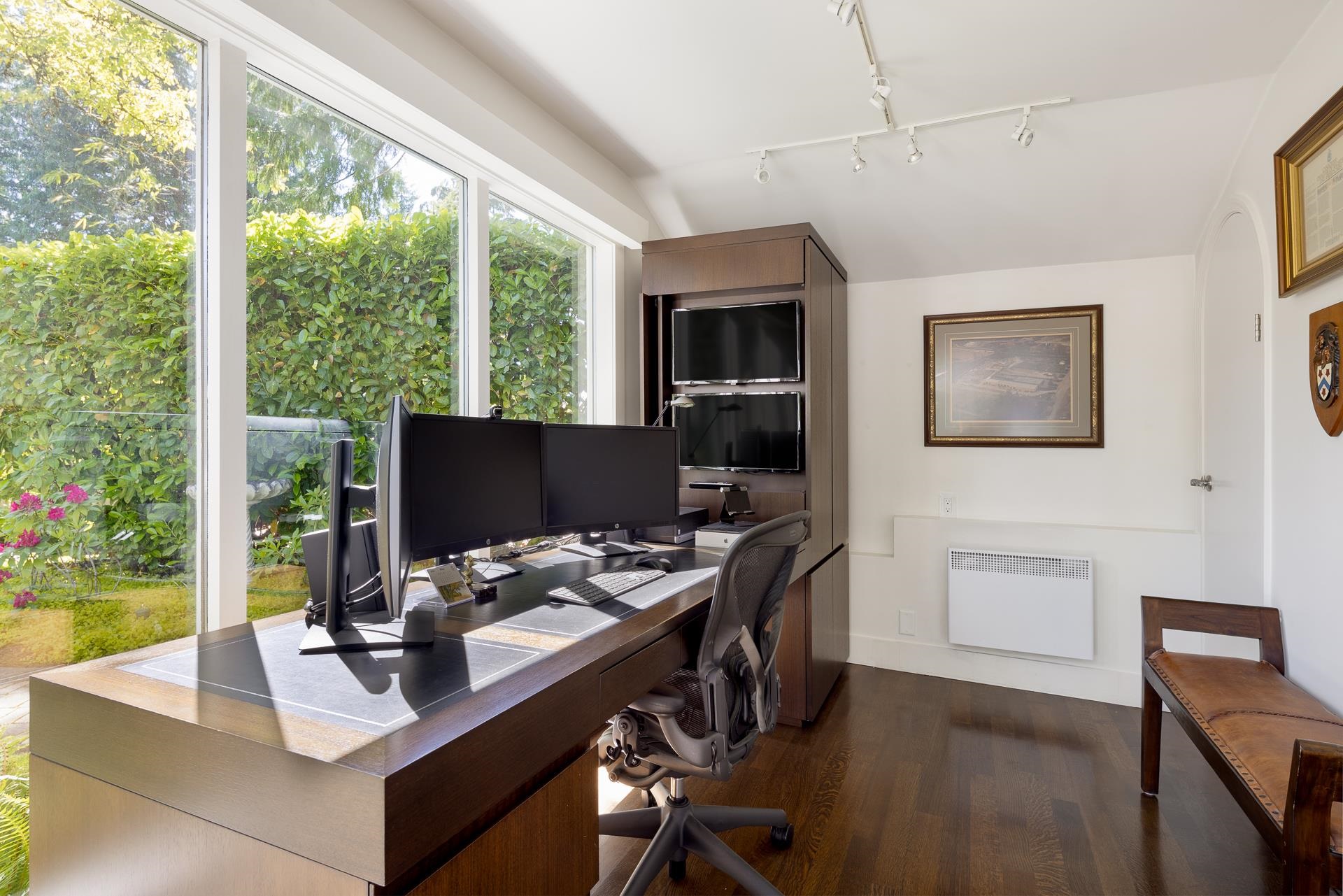 Listing image of 2970 PALMERSTON AVENUE