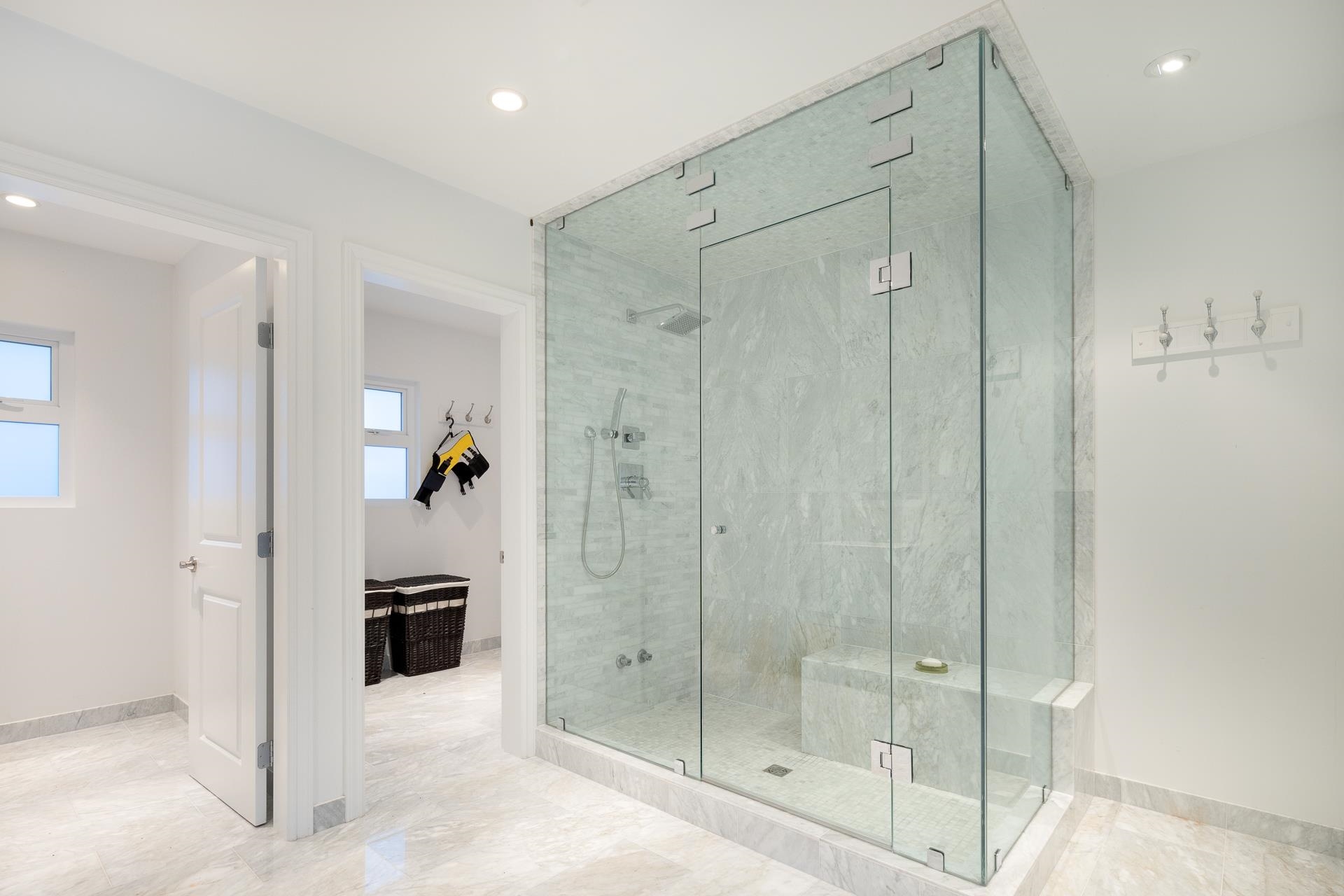 Listing image of 2970 PALMERSTON AVENUE