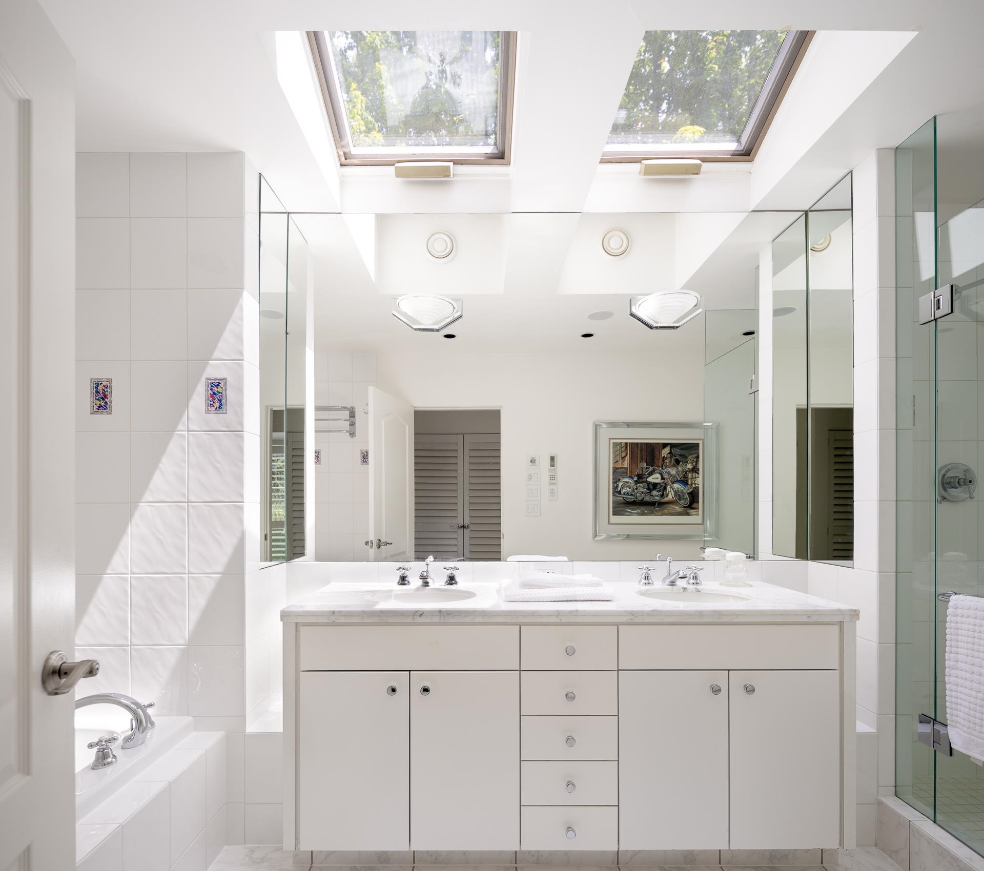 Listing image of 2970 PALMERSTON AVENUE