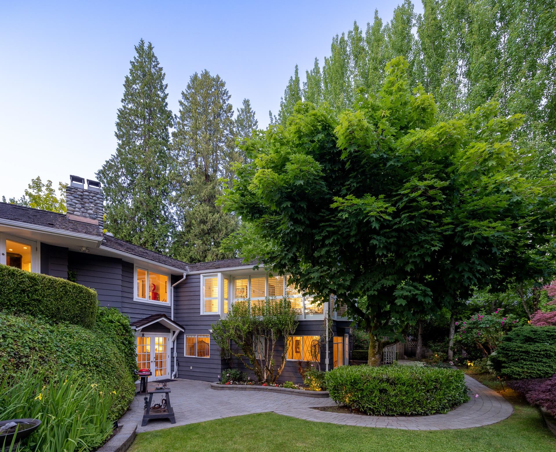 Listing image of 2970 PALMERSTON AVENUE