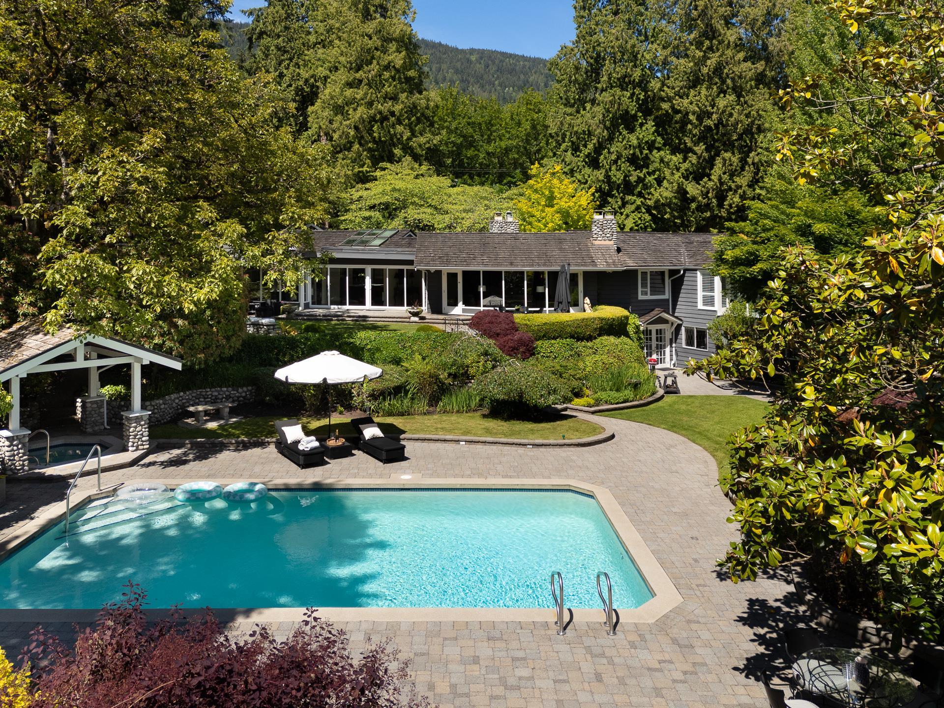 Listing image of 2970 PALMERSTON AVENUE