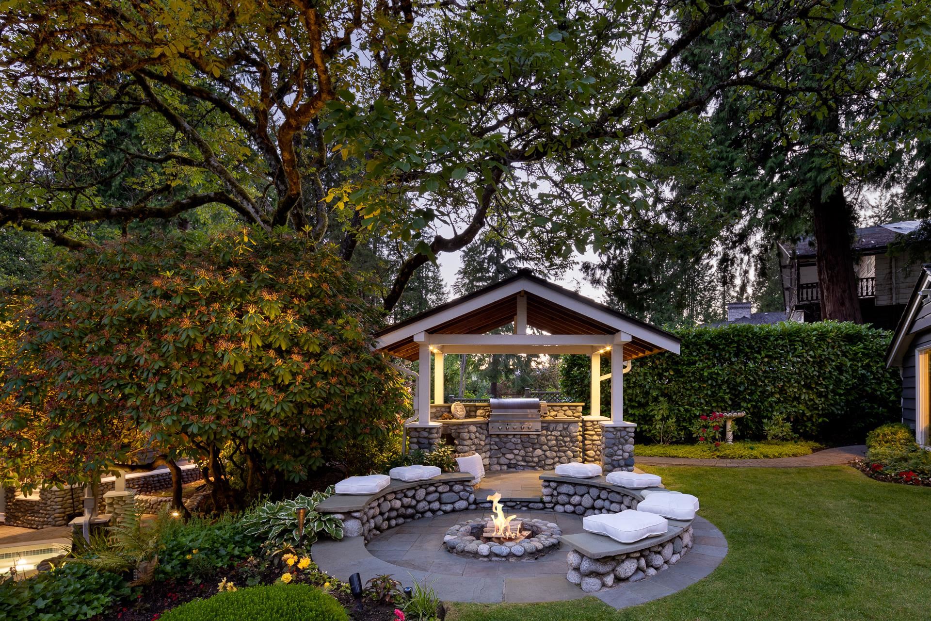 Listing image of 2970 PALMERSTON AVENUE
