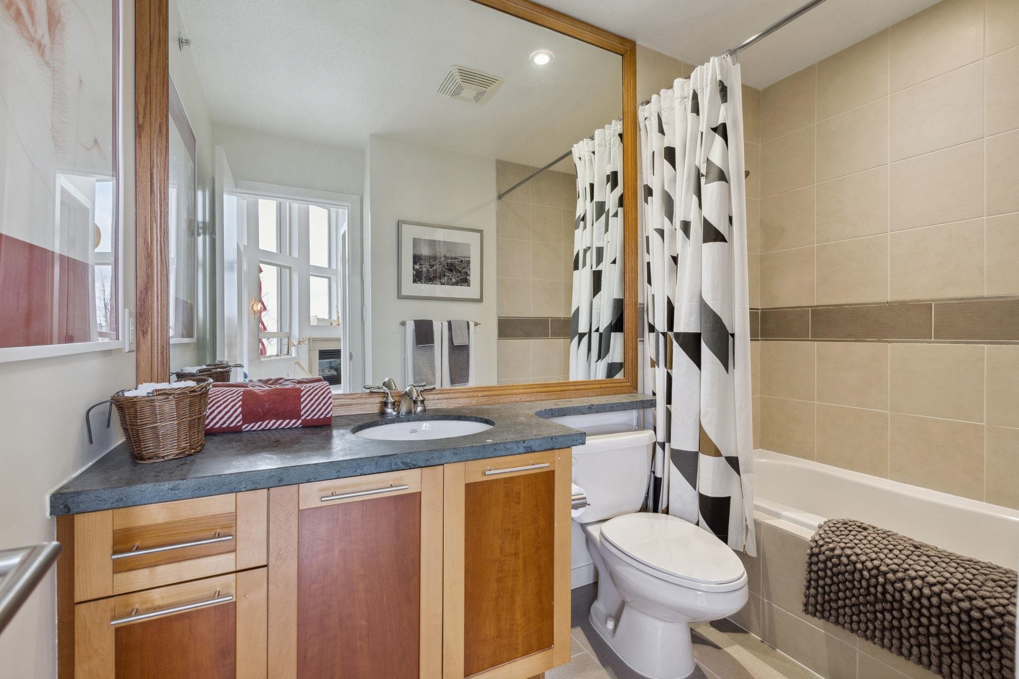 Listing image of 501 560 RAVEN WOODS DRIVE