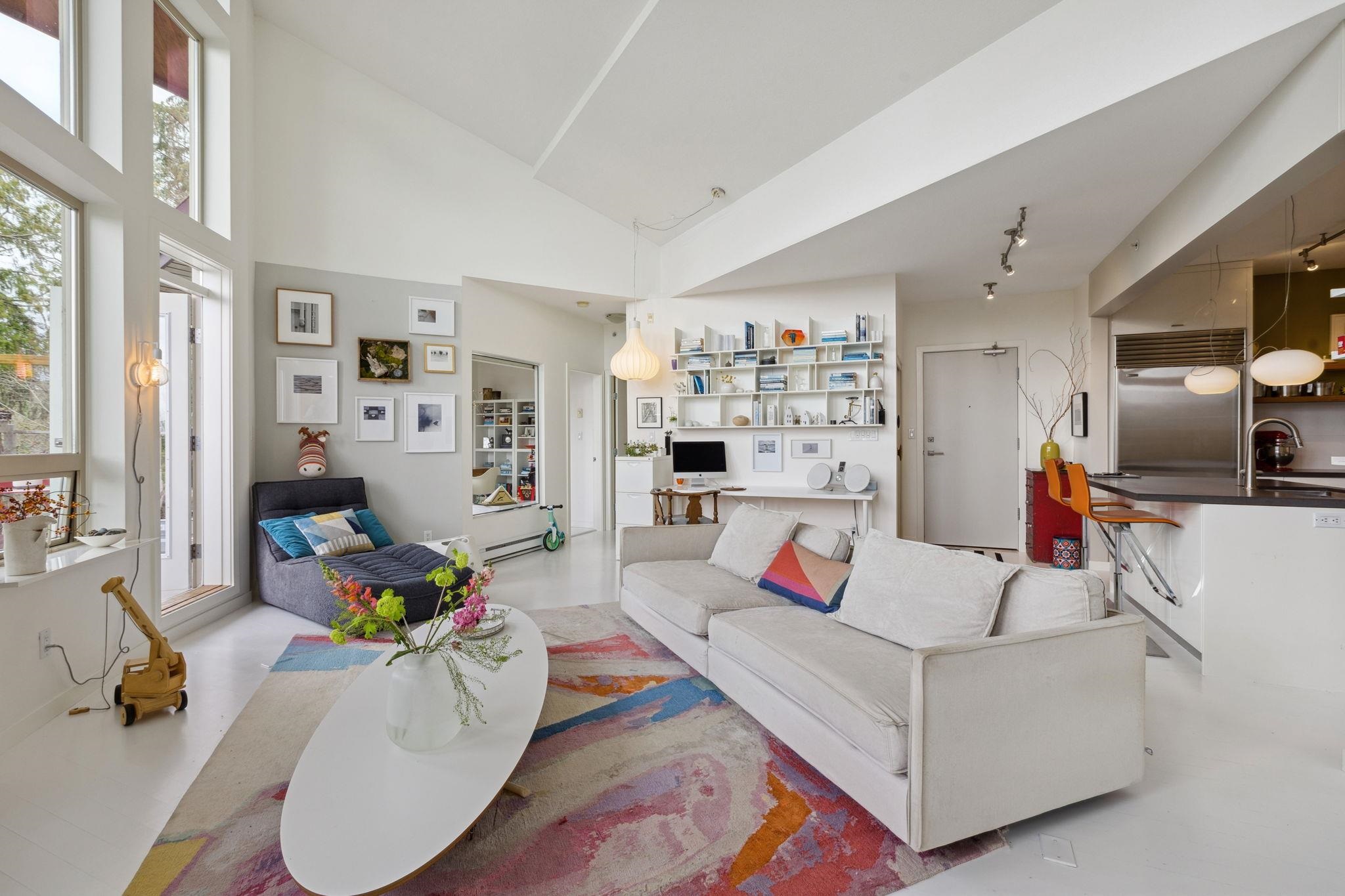 Listing image of 501 560 RAVEN WOODS DRIVE
