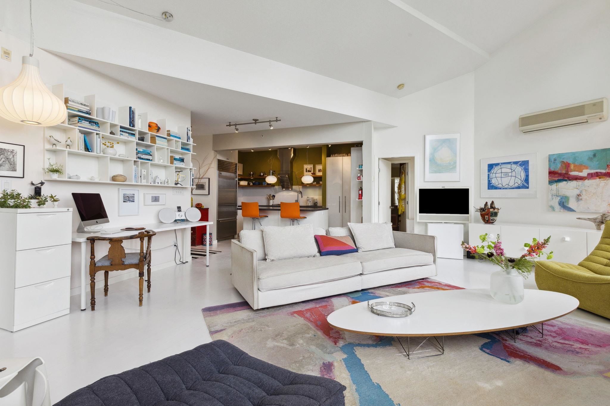 Listing image of 501 560 RAVEN WOODS DRIVE