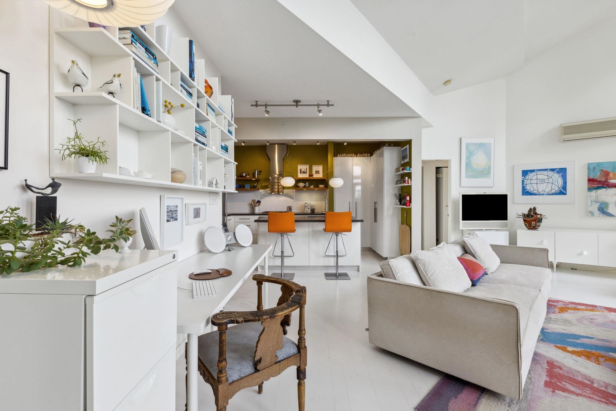 Listing image of 501 560 RAVEN WOODS DRIVE
