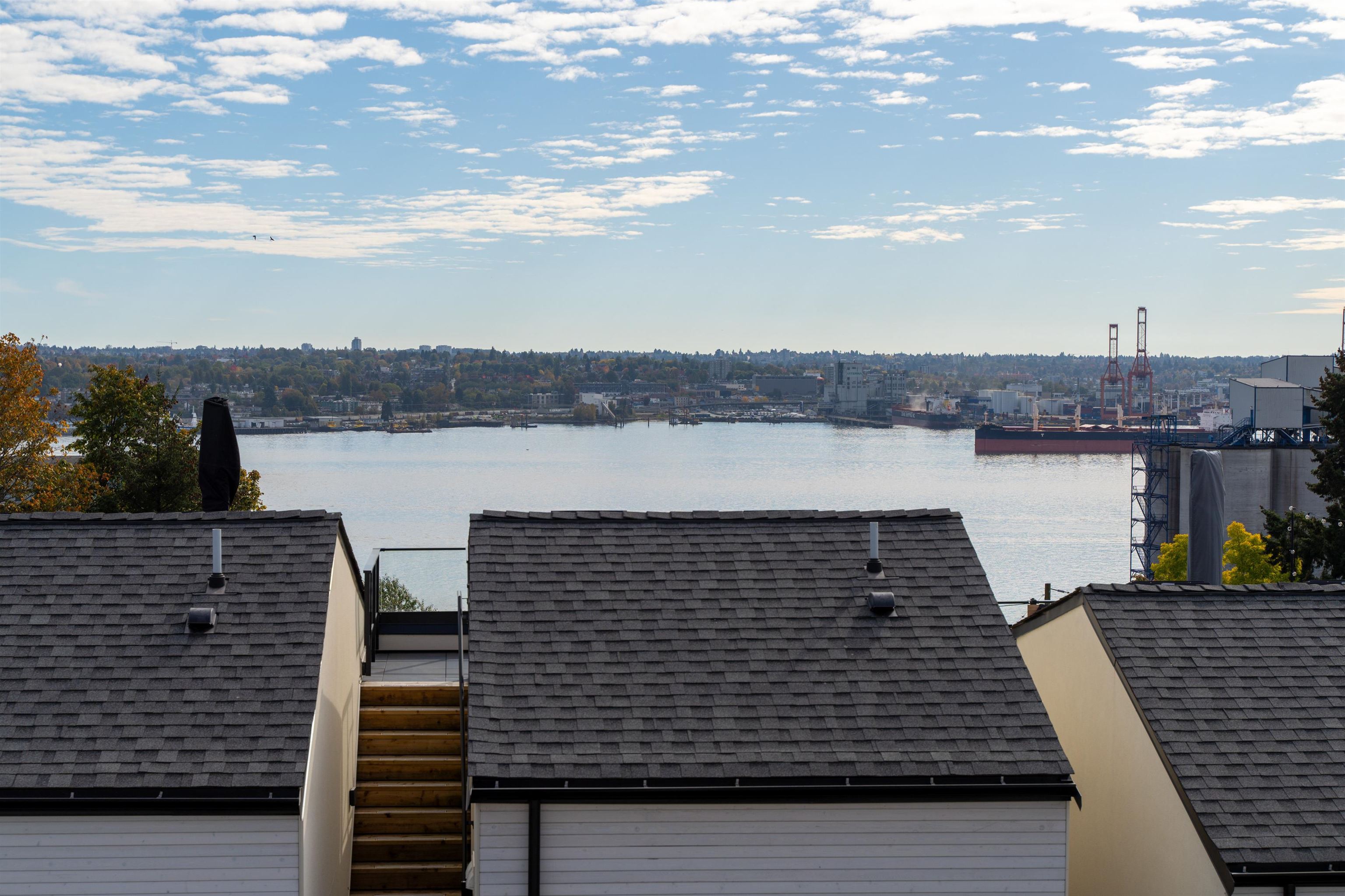 Listing image of 228 650 E 2ND STREET
