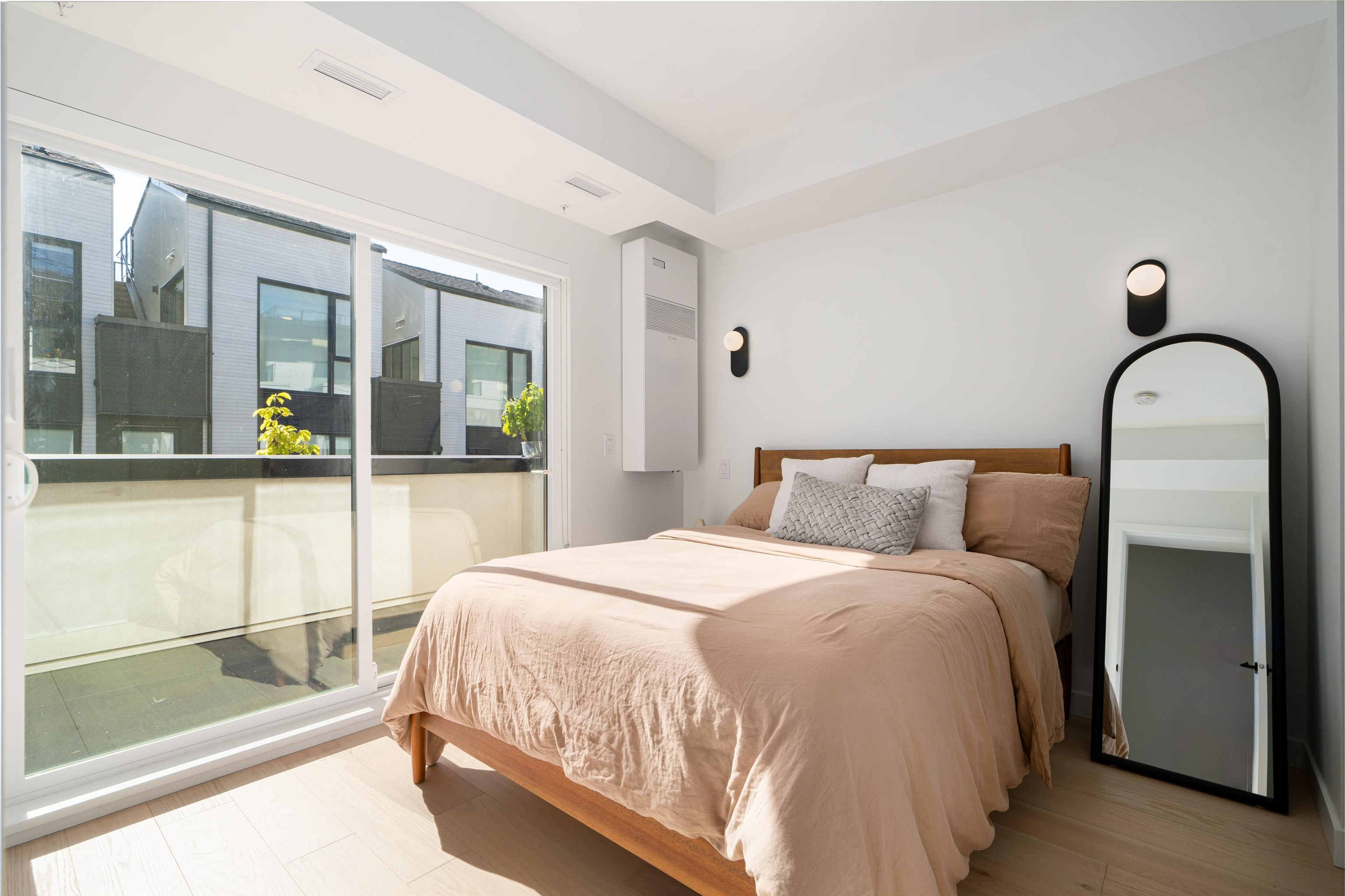 Listing image of 228 650 E 2ND STREET