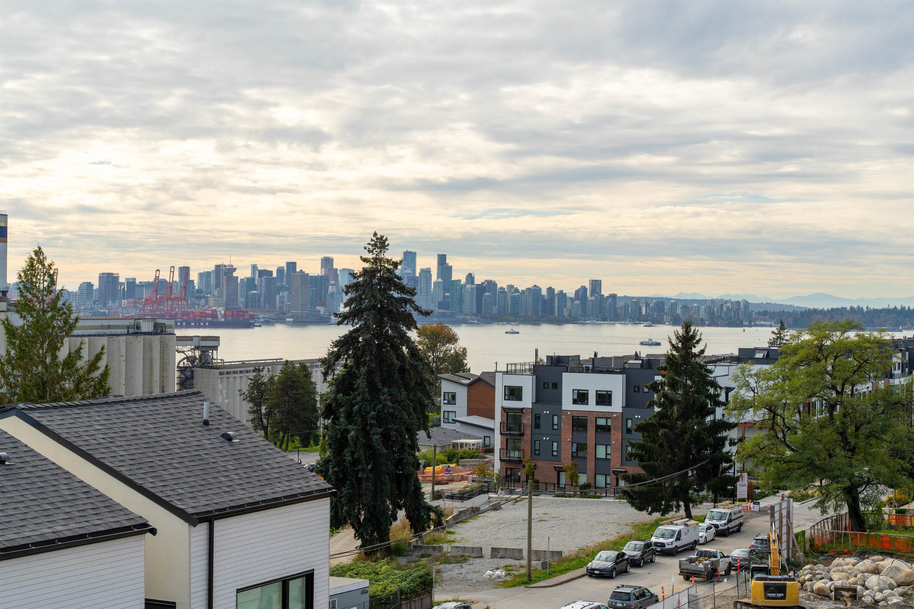 Listing image of 228 650 E 2ND STREET