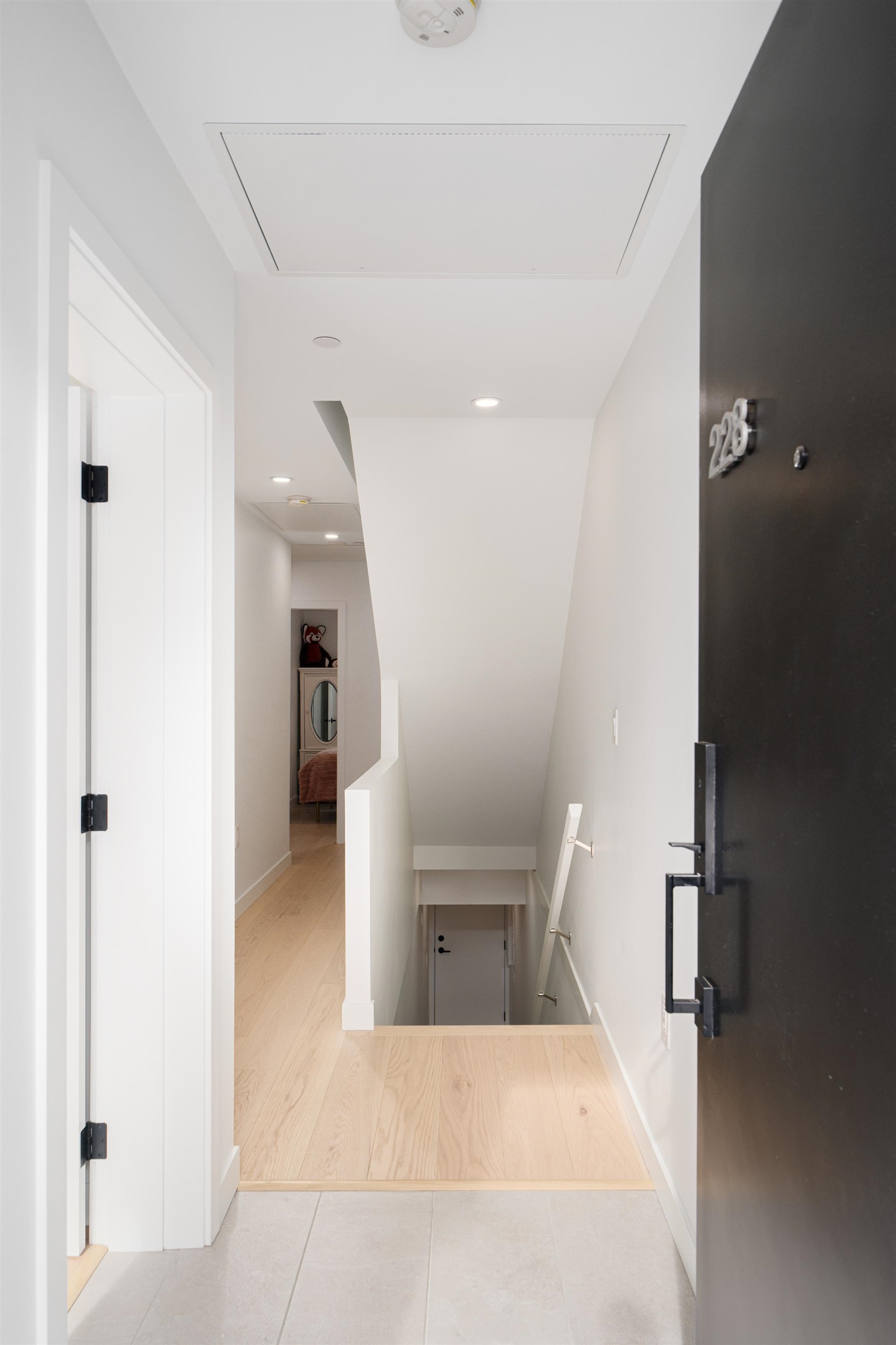 Listing image of 228 650 E 2ND STREET