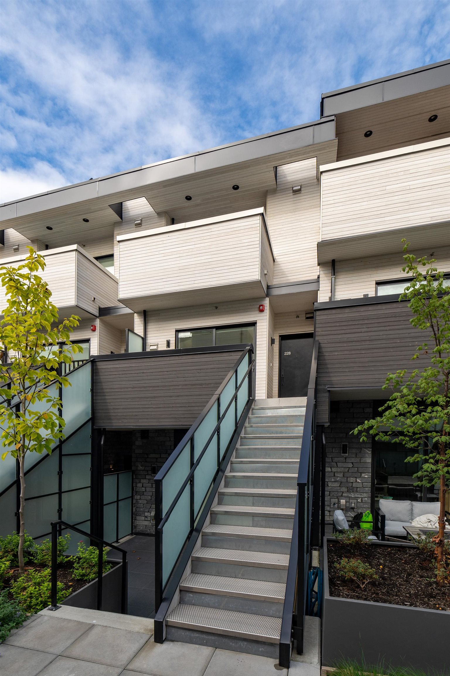 Listing image of 228 650 E 2ND STREET