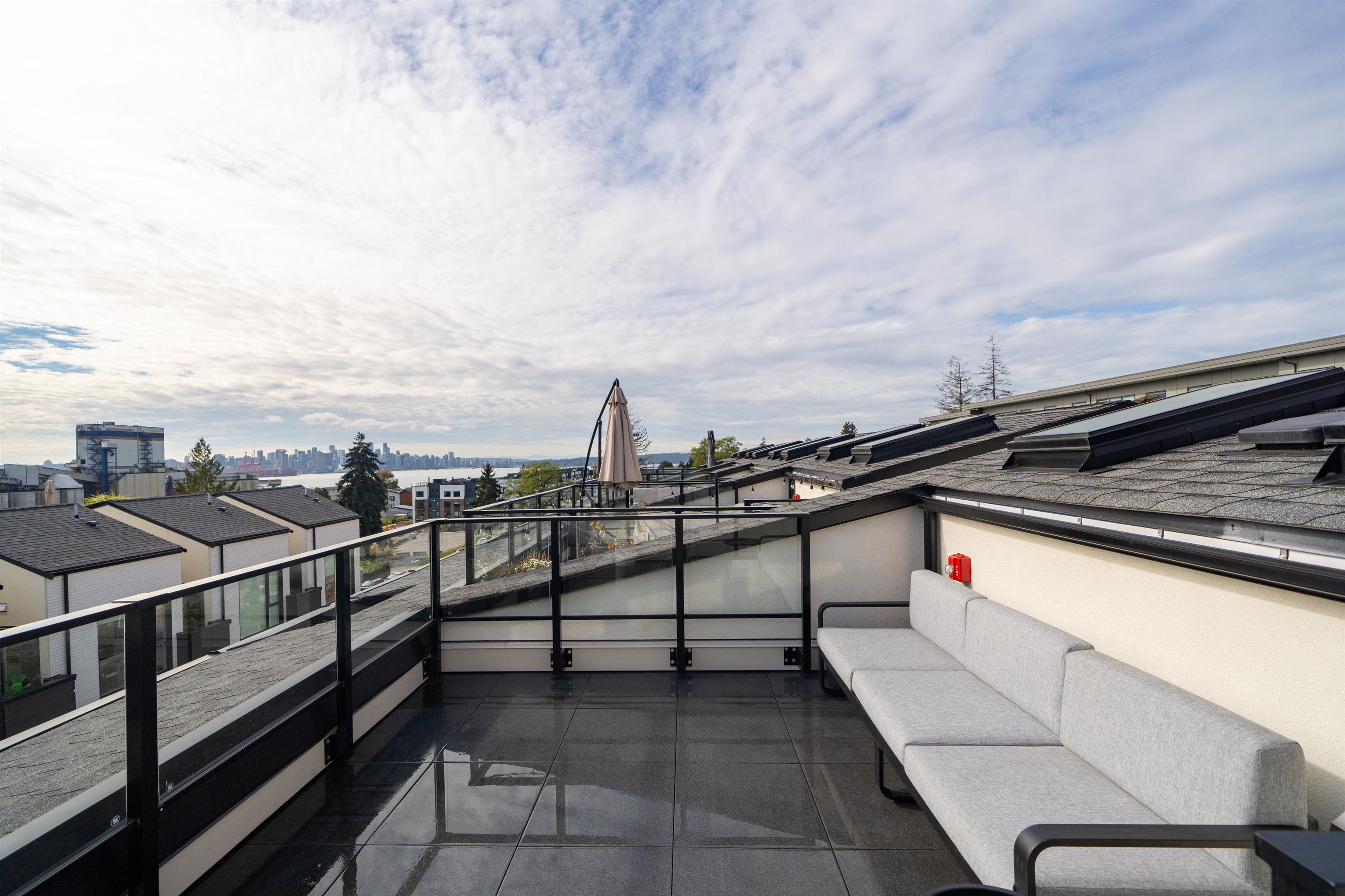 Listing image of 228 650 E 2ND STREET