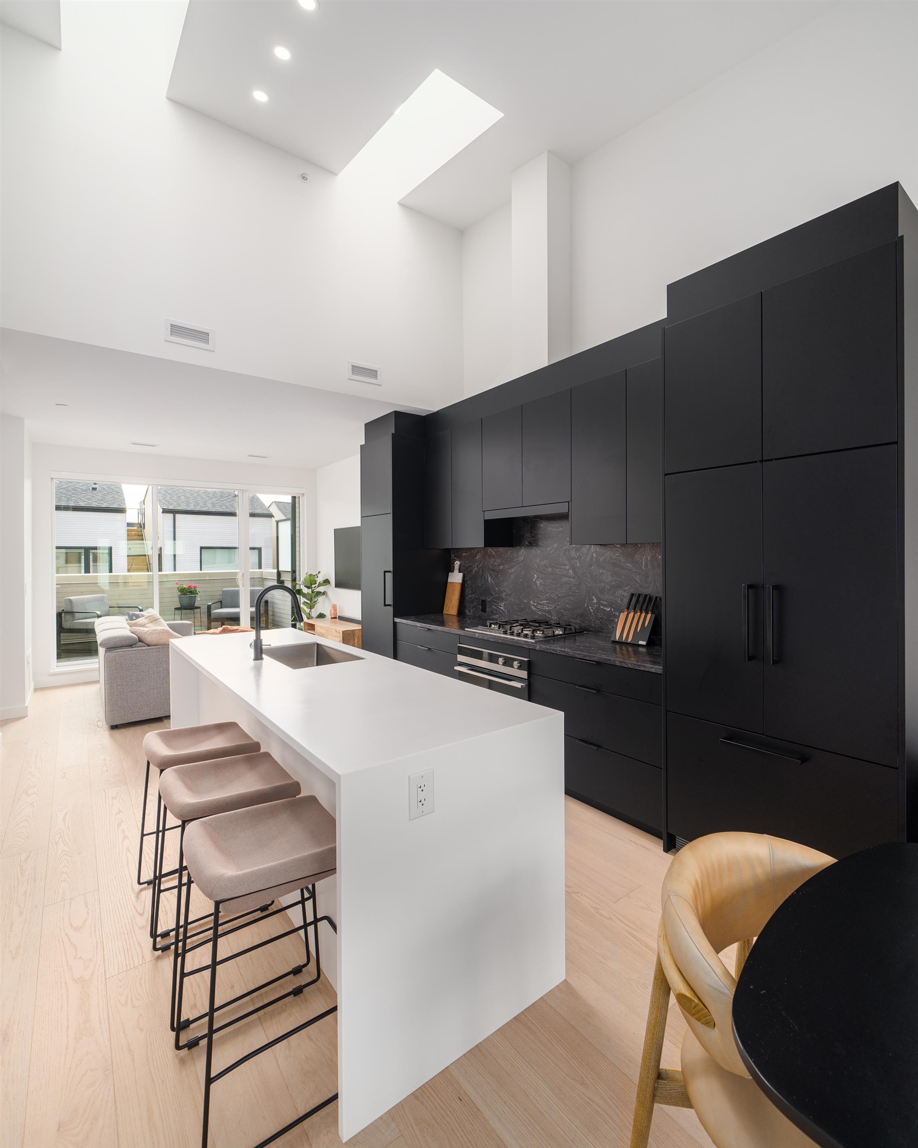 Listing image of 228 650 E 2ND STREET