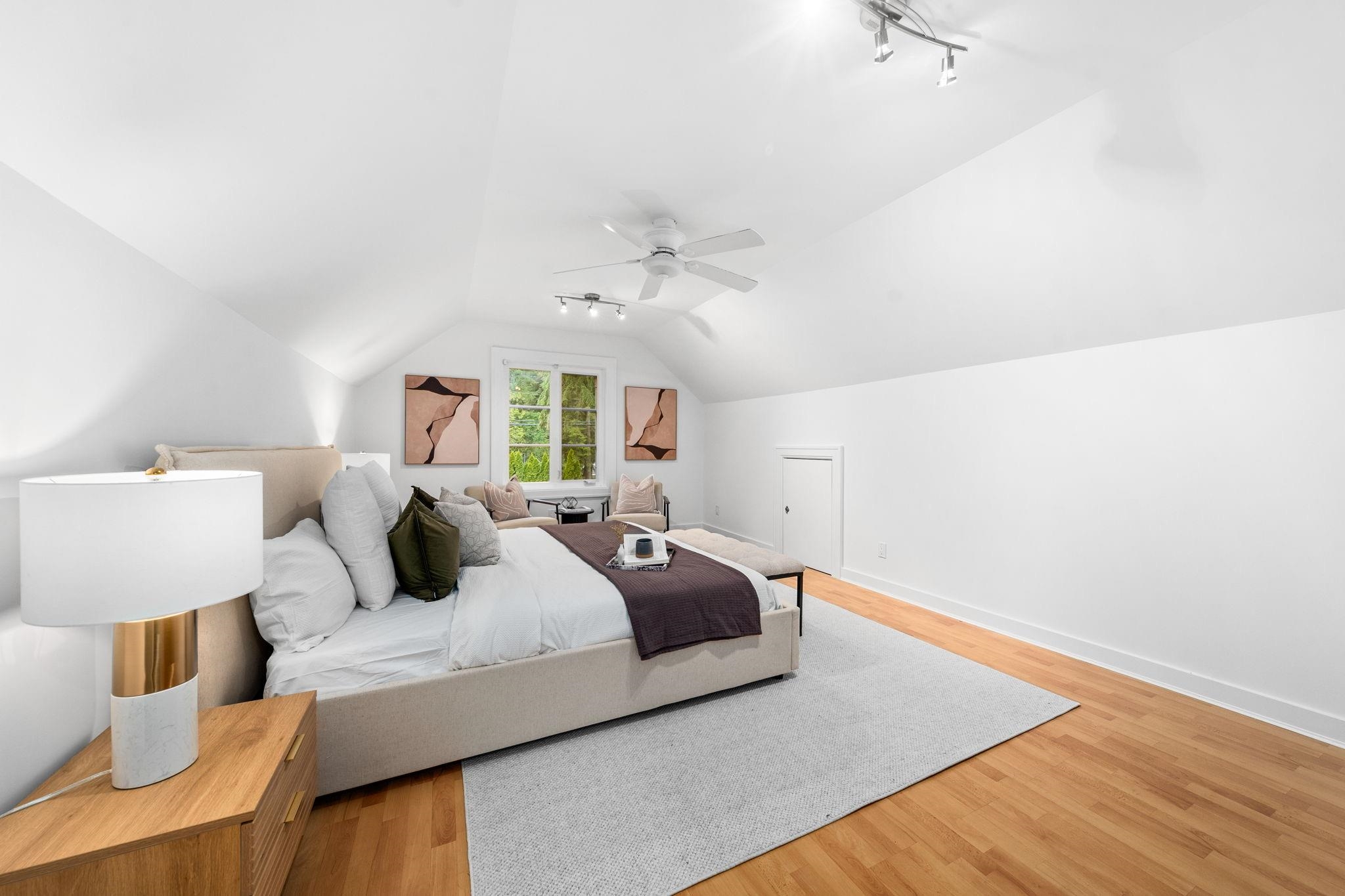 Listing image of 1183 W 21ST STREET