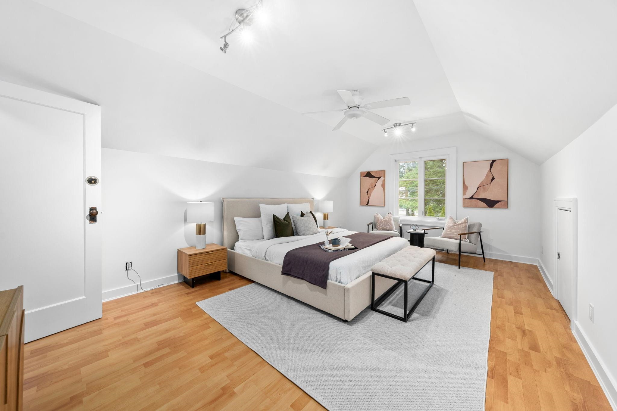 Listing image of 1183 W 21ST STREET