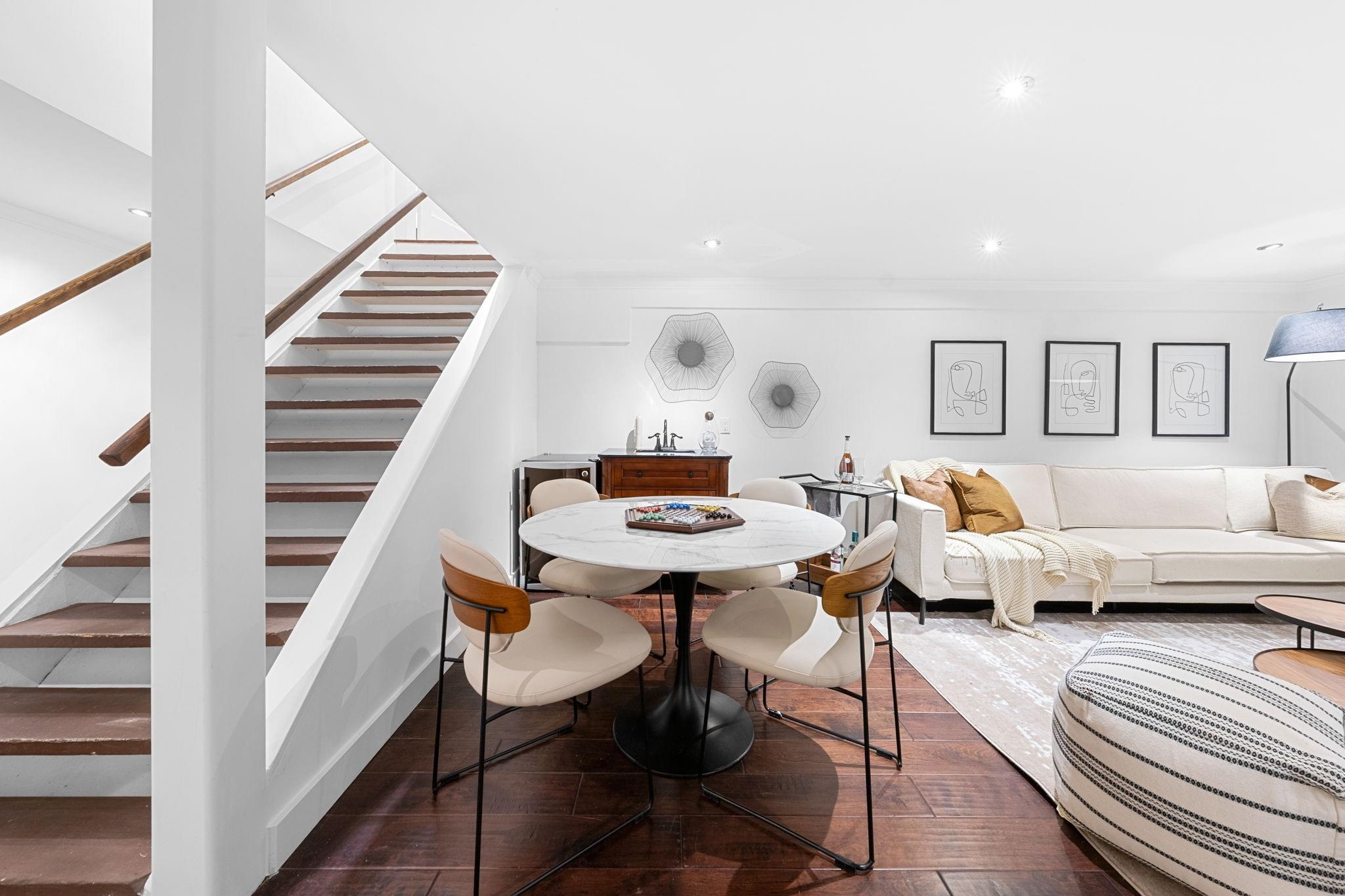 Listing image of 1183 W 21ST STREET