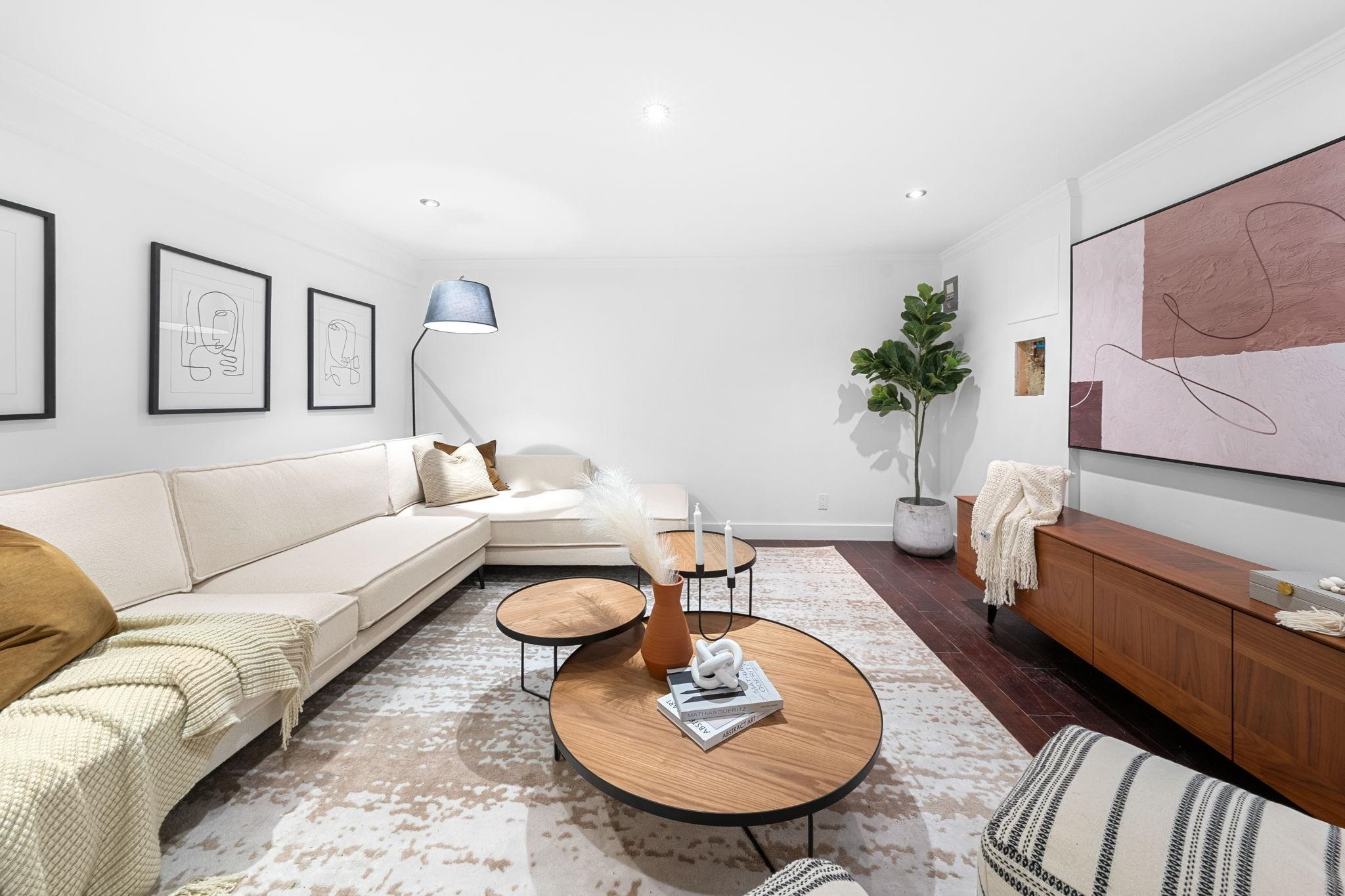 Listing image of 1183 W 21ST STREET