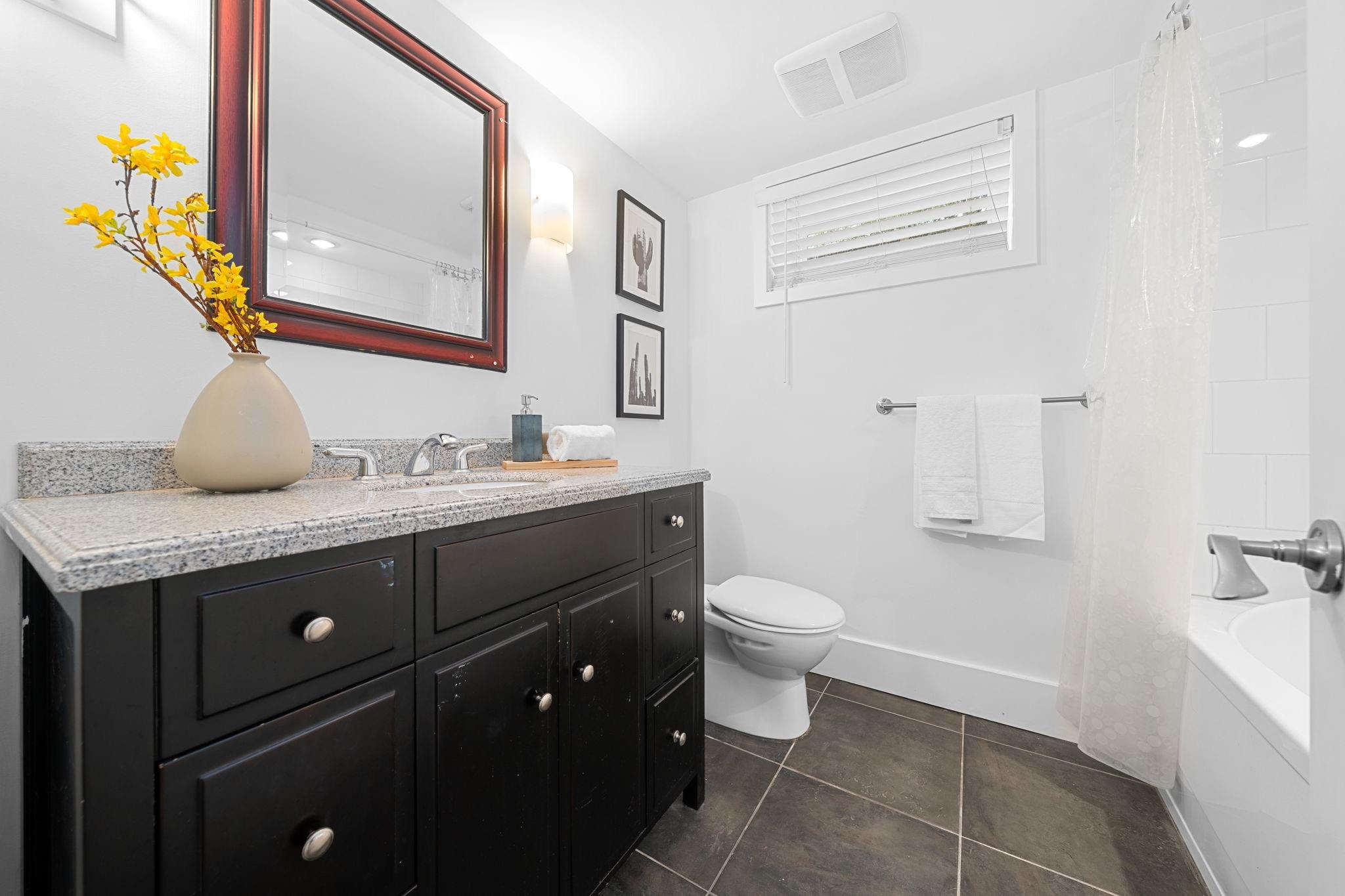 Listing image of 1183 W 21ST STREET