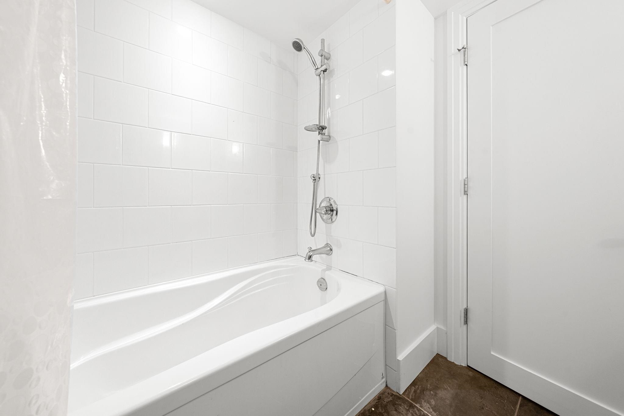 Listing image of 1183 W 21ST STREET