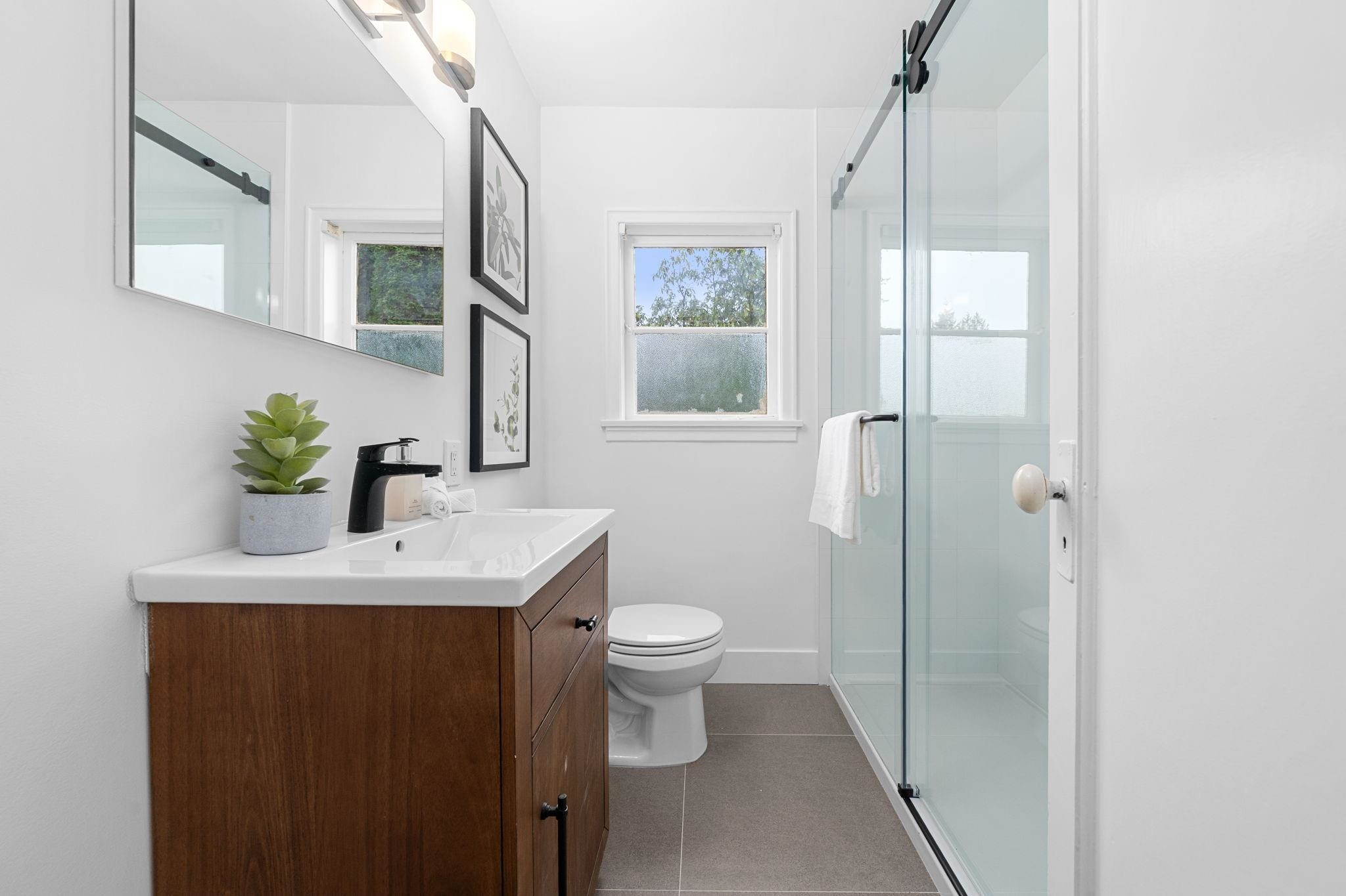 Listing image of 1183 W 21ST STREET