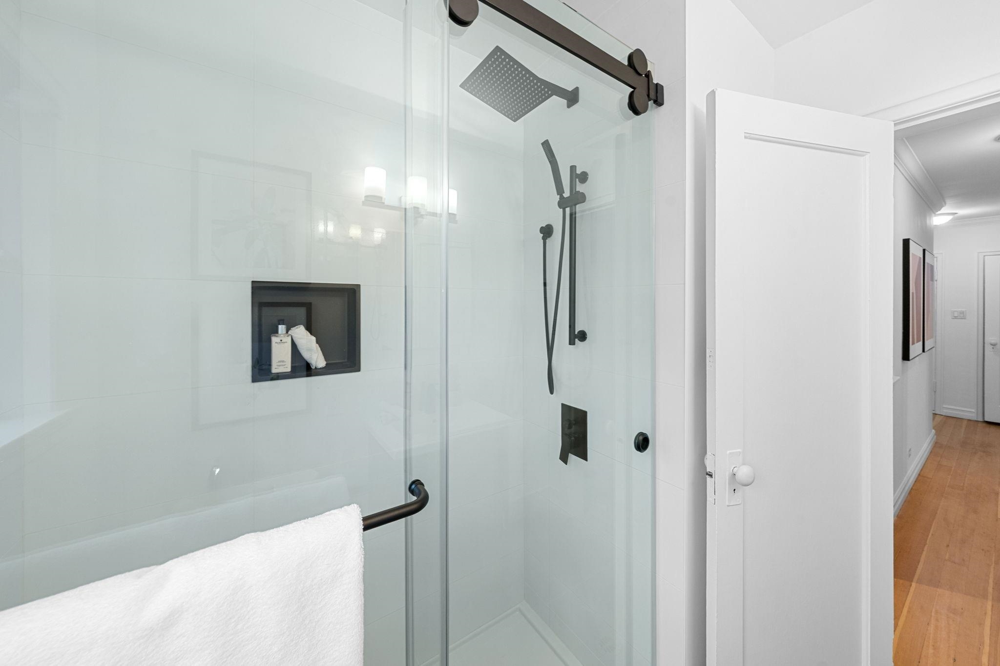 Listing image of 1183 W 21ST STREET