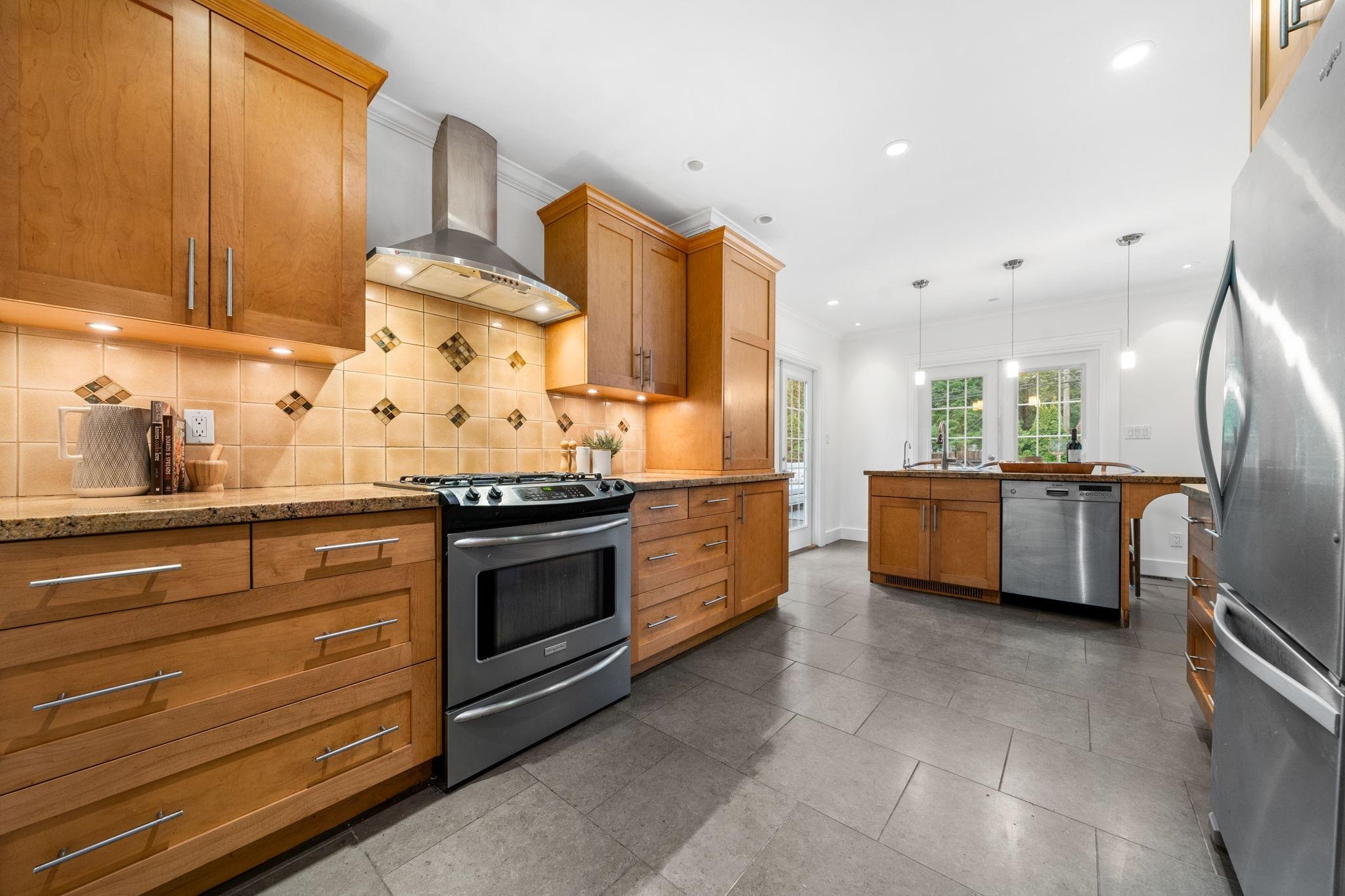 Listing image of 1183 W 21ST STREET