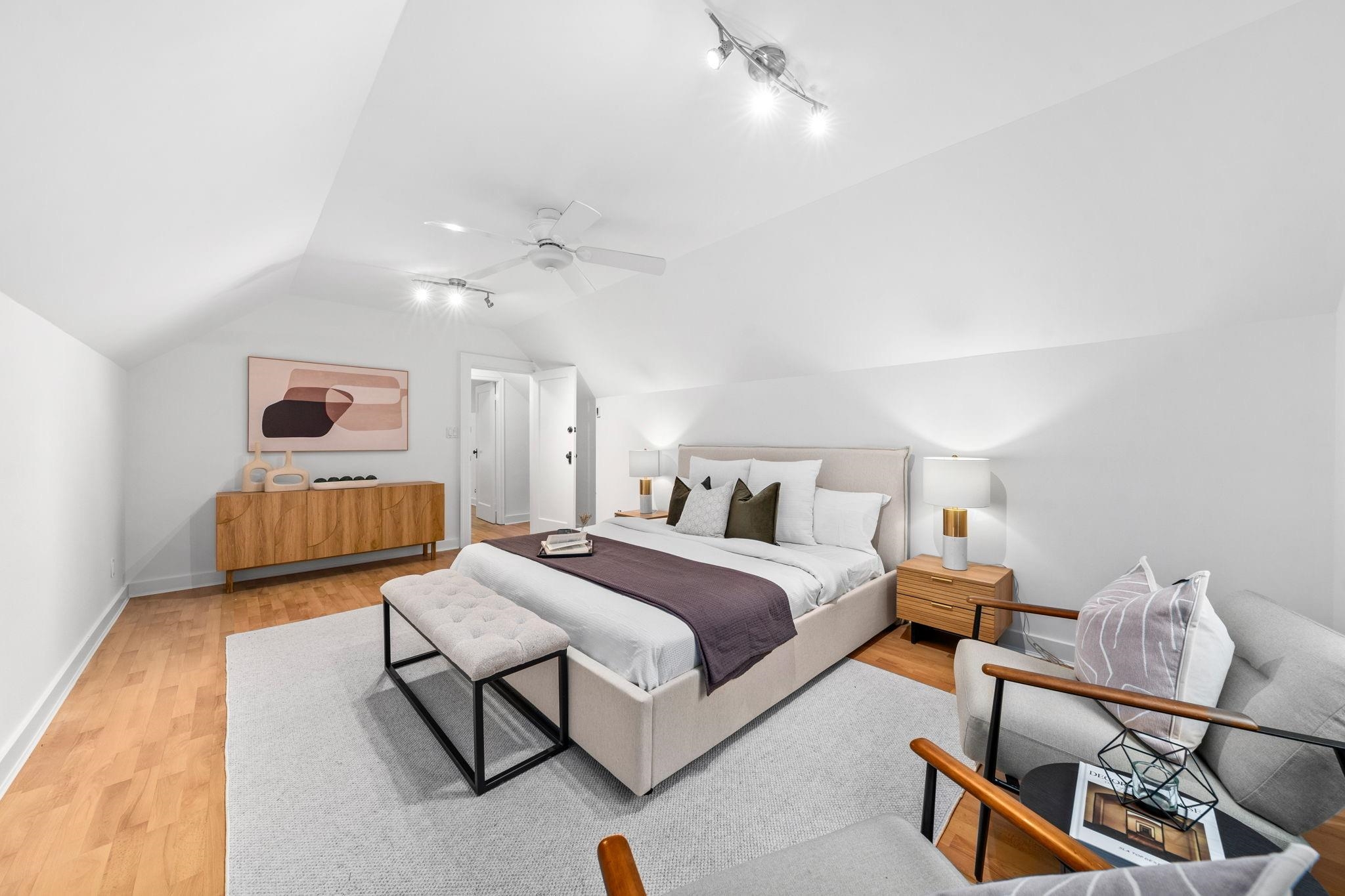 Listing image of 1183 W 21ST STREET