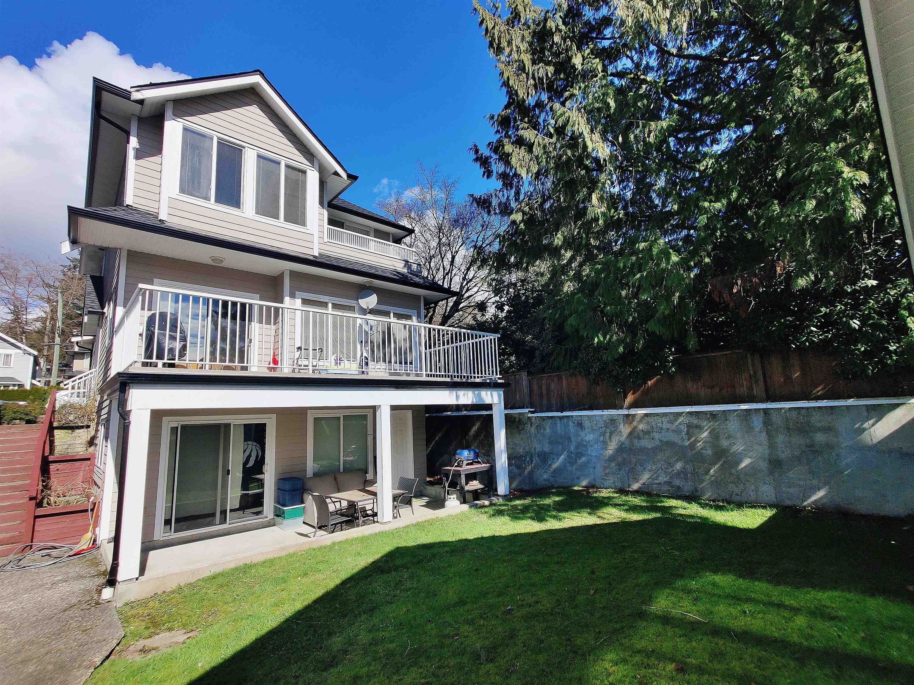 Listing image of 561 W 28TH STREET