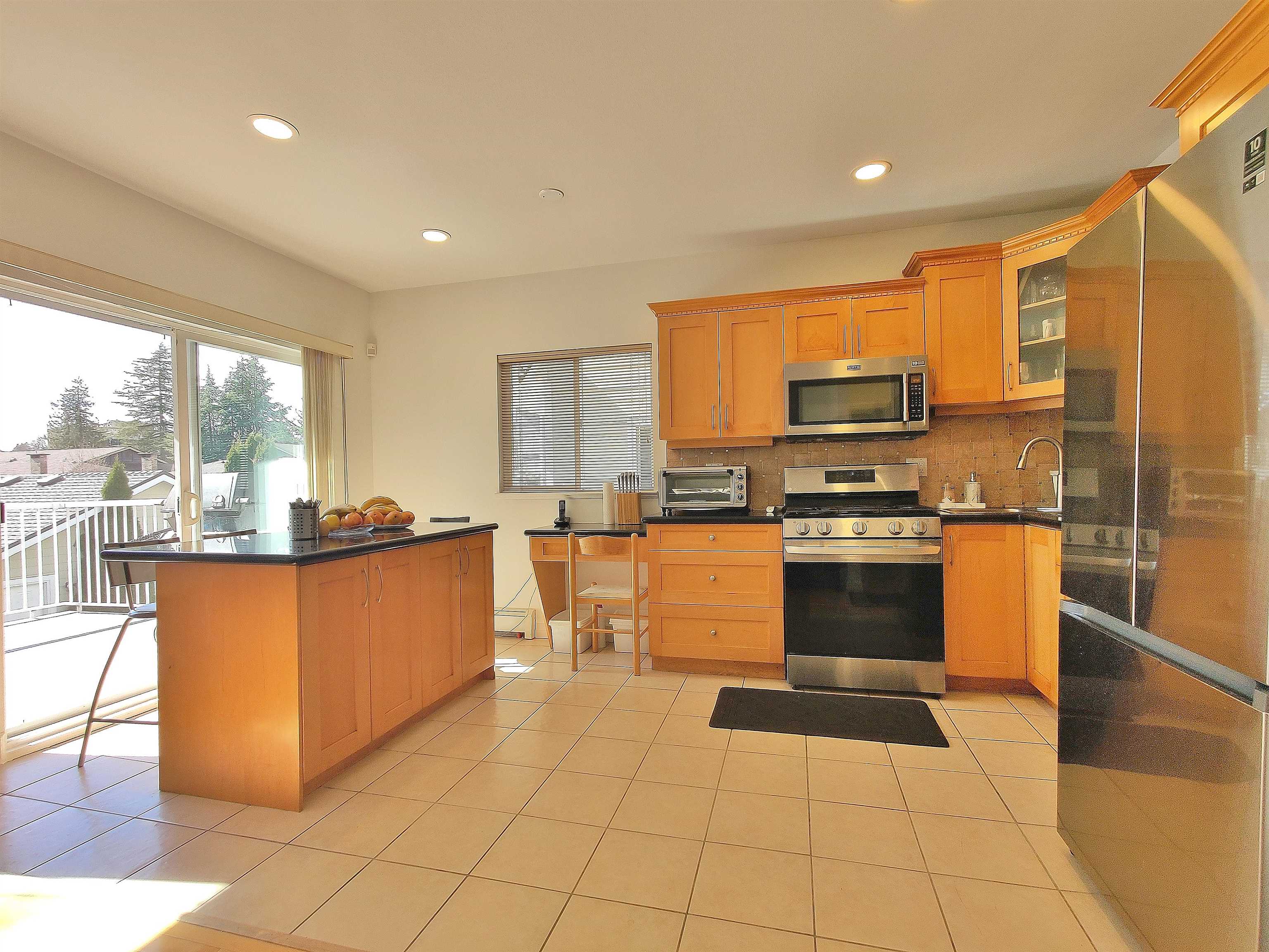 Listing image of 561 W 28TH STREET