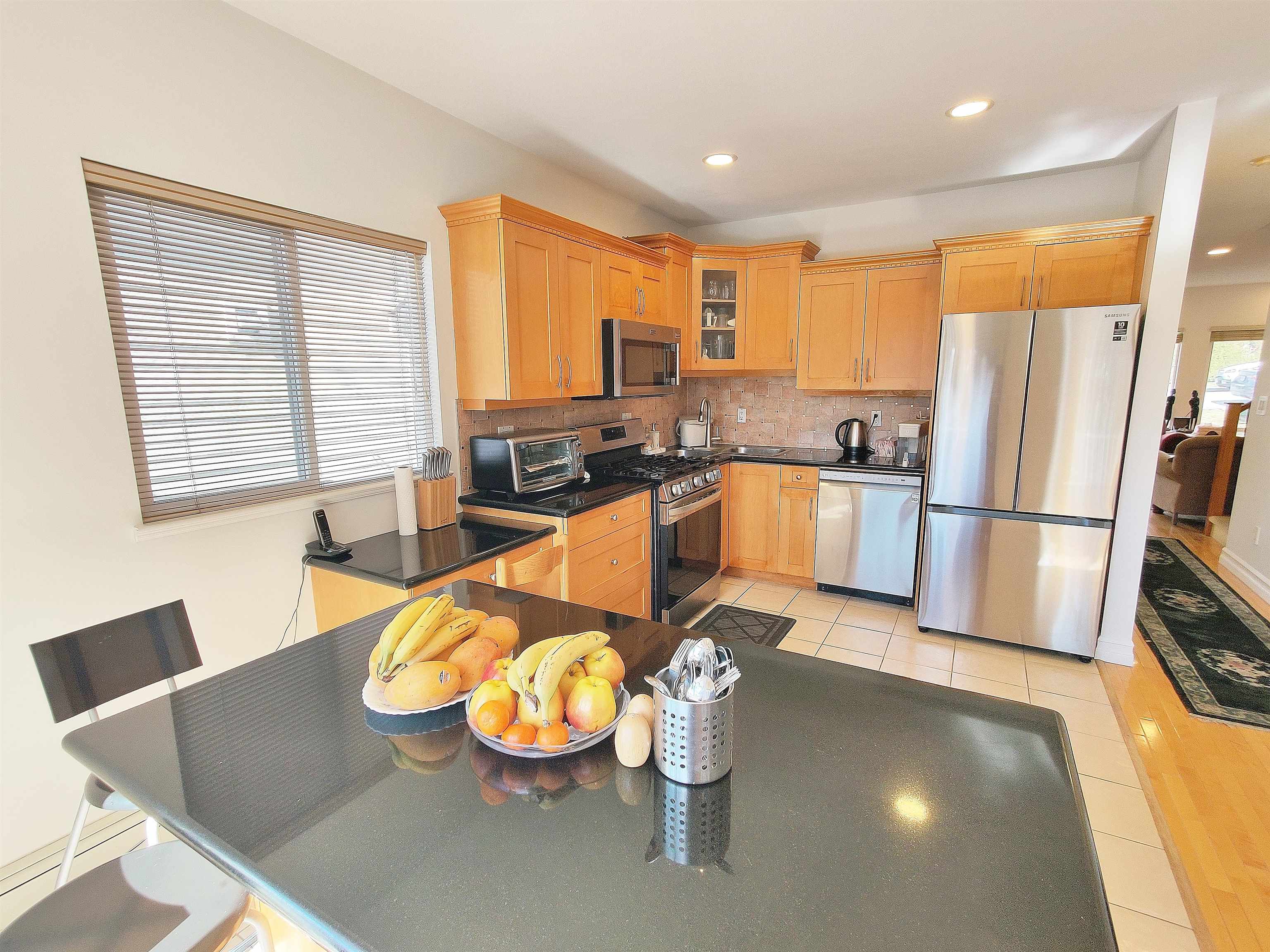 Listing image of 561 W 28TH STREET
