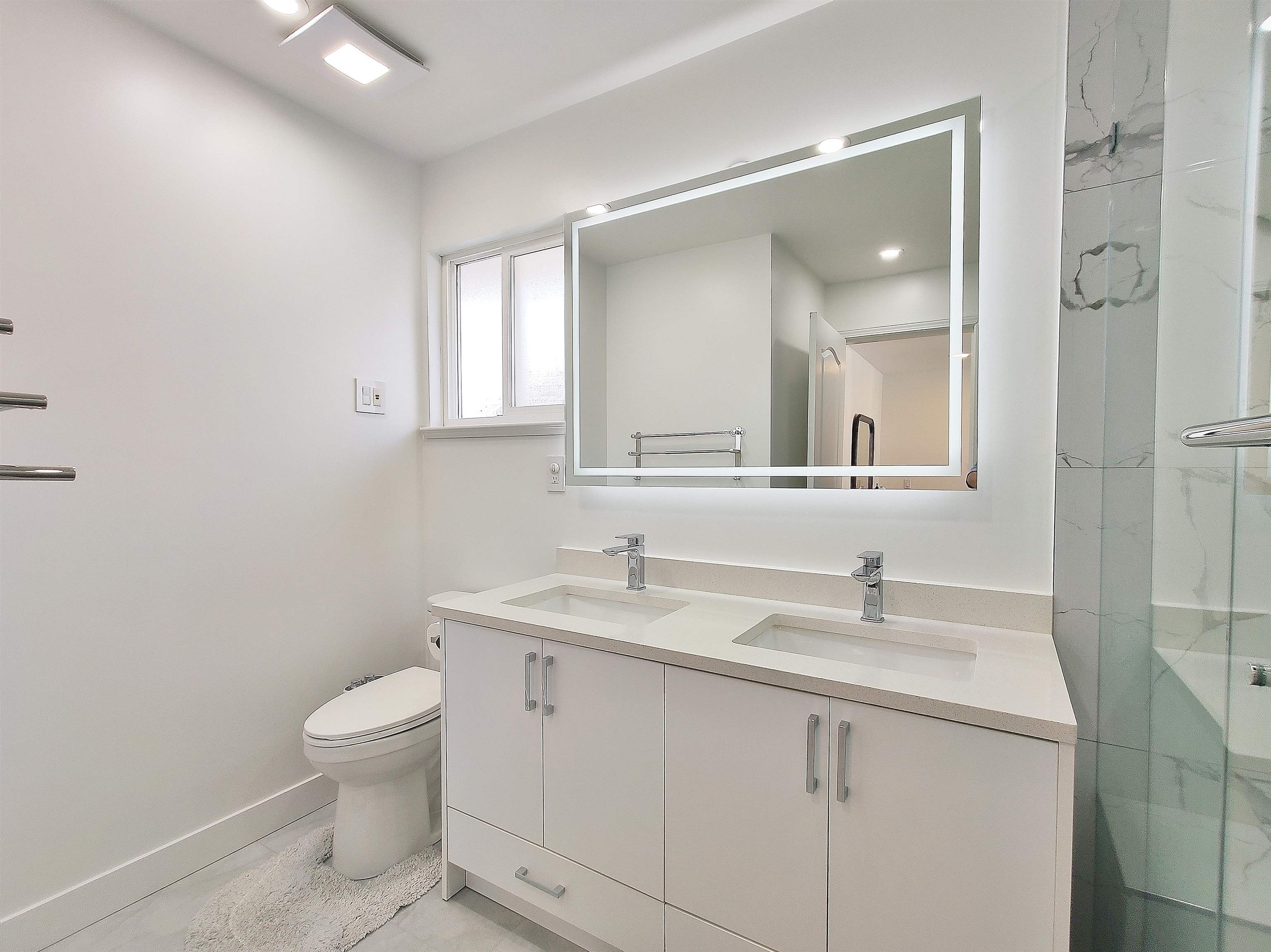 Listing image of 561 W 28TH STREET