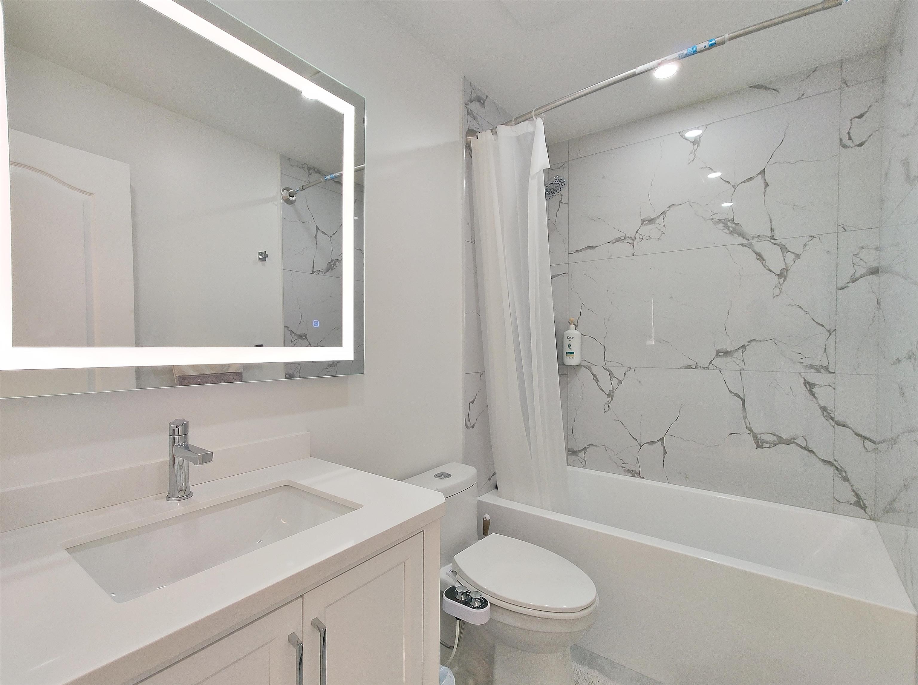 Listing image of 561 W 28TH STREET