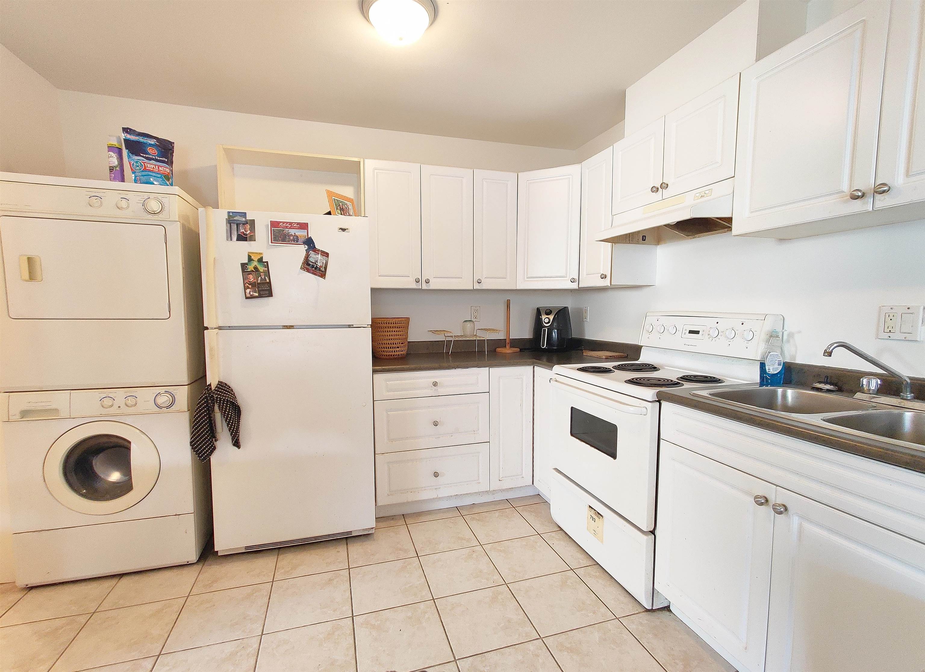 Listing image of 561 W 28TH STREET