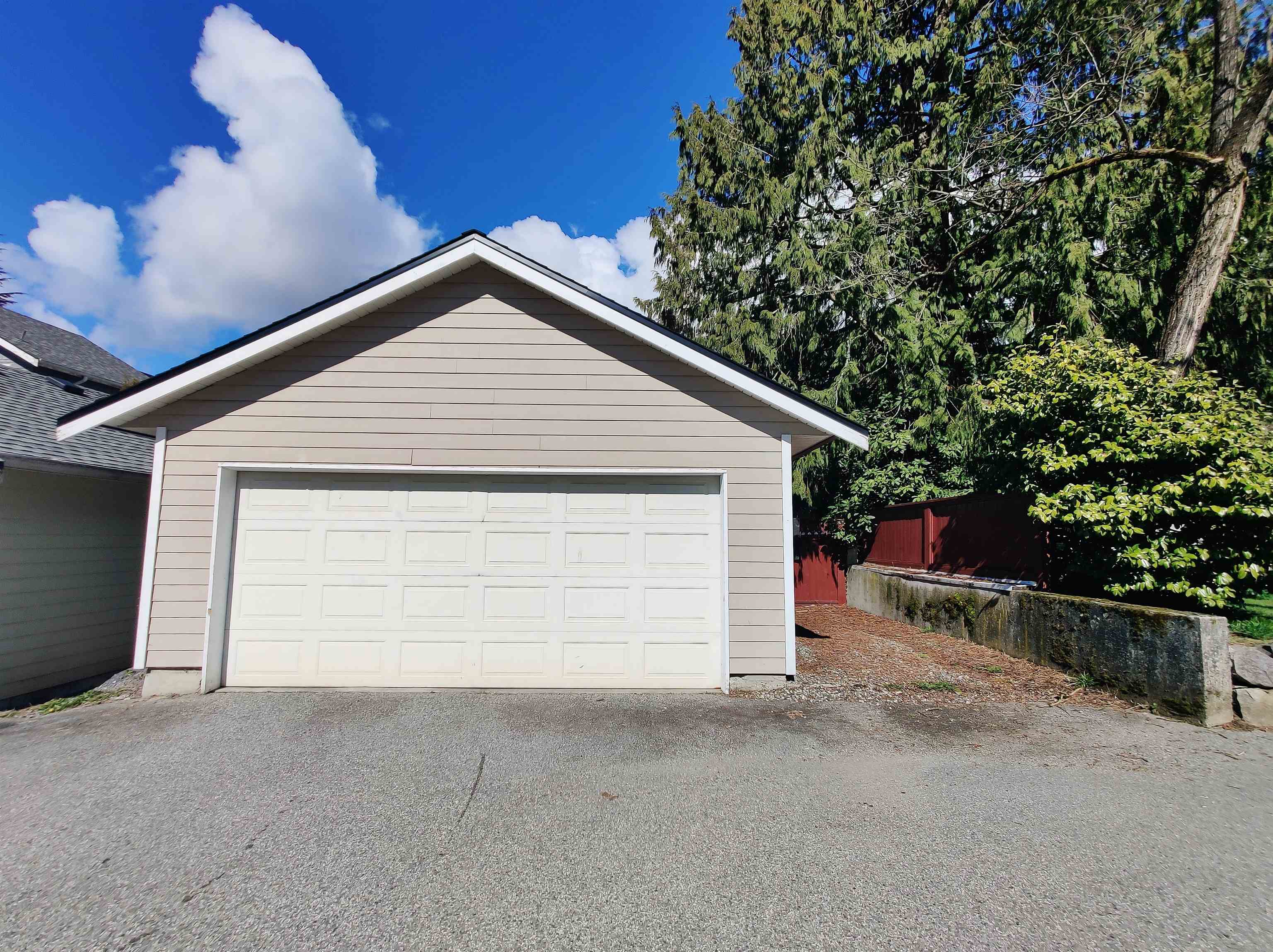 Listing image of 561 W 28TH STREET
