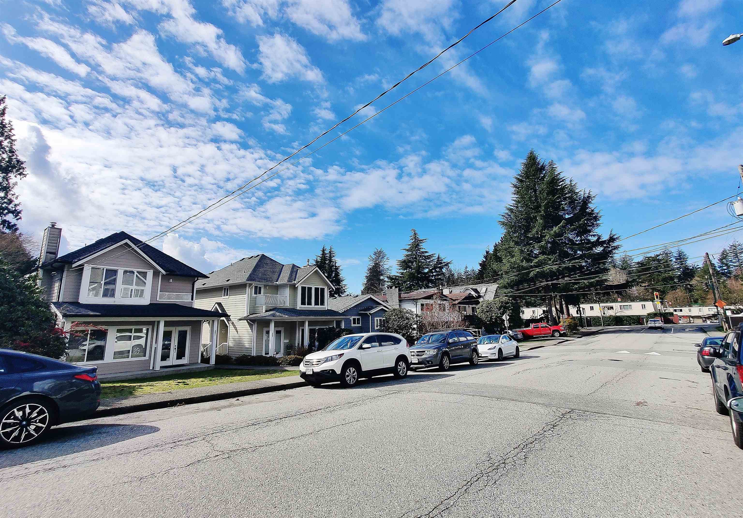 Listing image of 561 W 28TH STREET